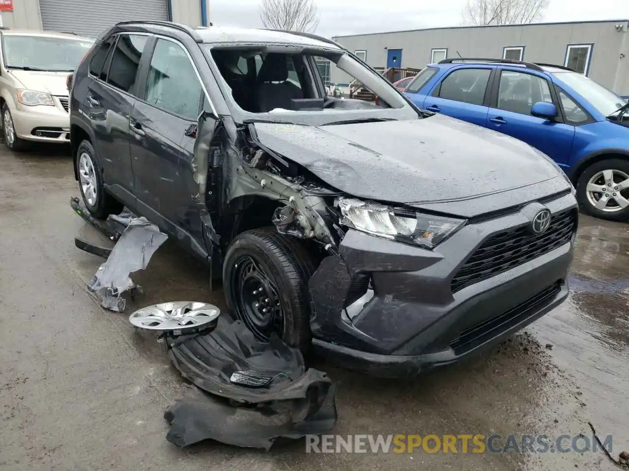 1 Photograph of a damaged car 2T3G1RFV5LW118290 TOYOTA RAV4 2020