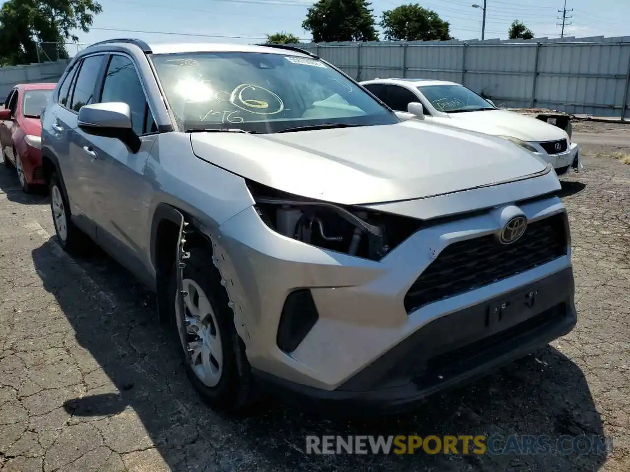 1 Photograph of a damaged car 2T3G1RFV5LW123974 TOYOTA RAV4 2020