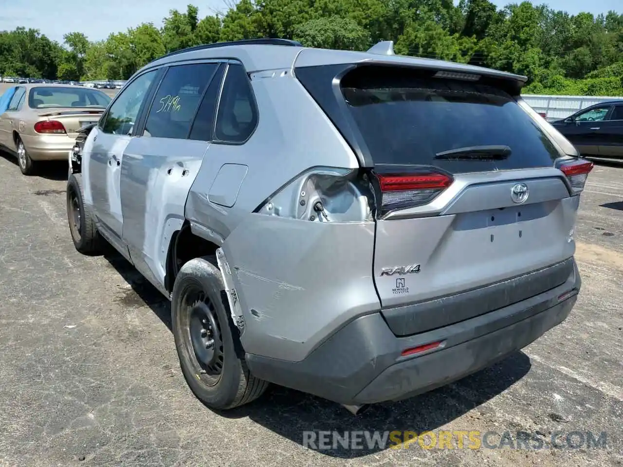 3 Photograph of a damaged car 2T3G1RFV5LW123974 TOYOTA RAV4 2020