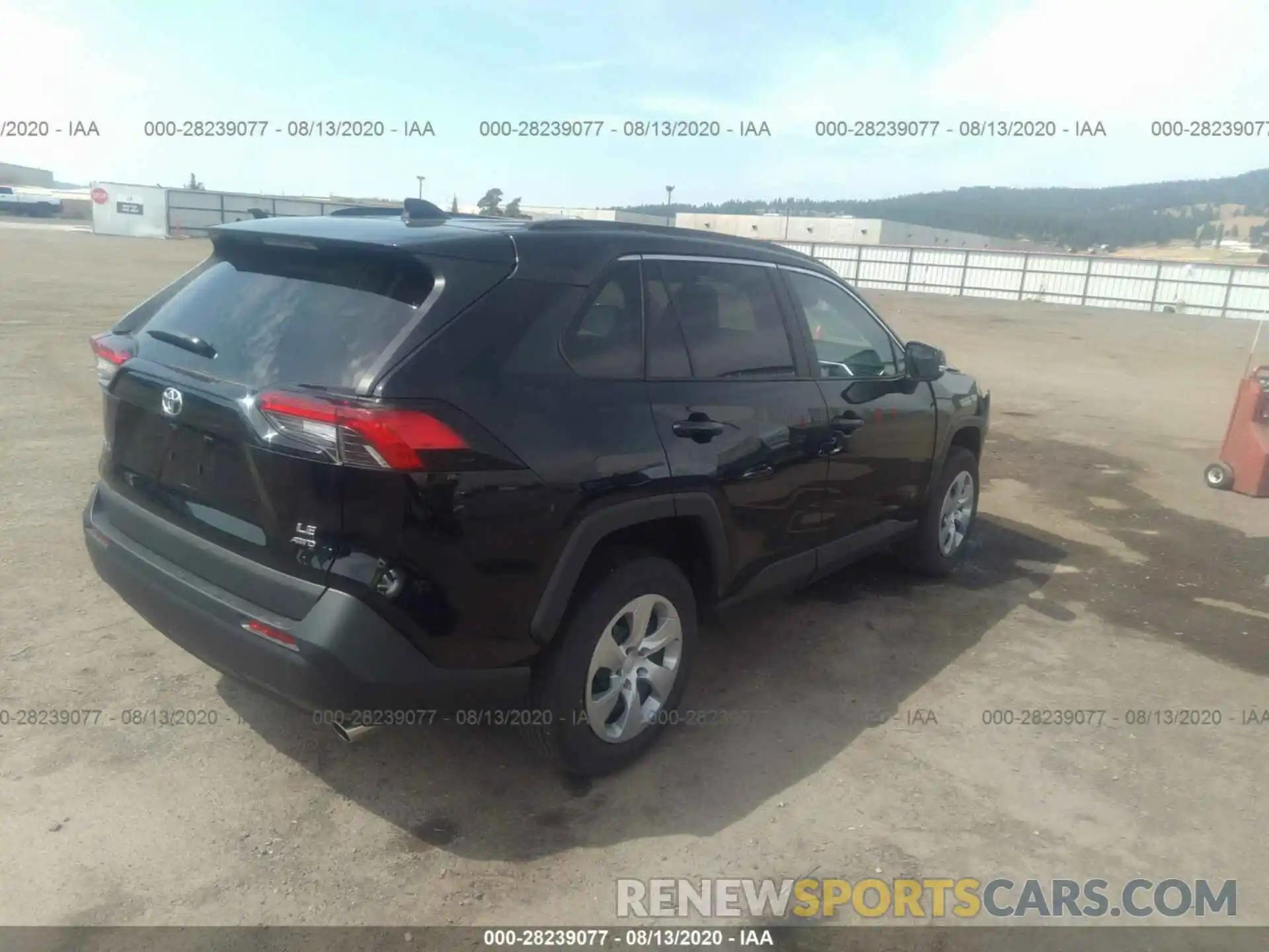 4 Photograph of a damaged car 2T3G1RFV6LW090306 TOYOTA RAV4 2020