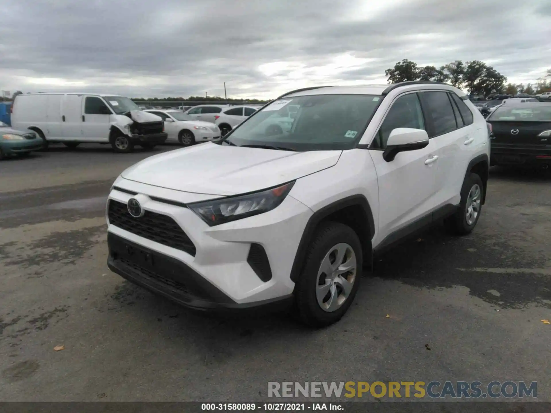 2 Photograph of a damaged car 2T3G1RFV6LW091326 TOYOTA RAV4 2020