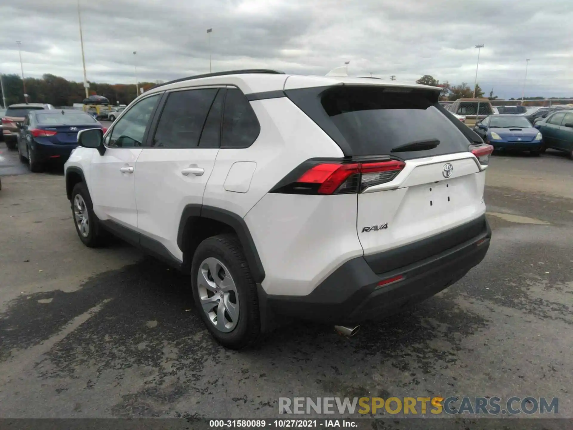 3 Photograph of a damaged car 2T3G1RFV6LW091326 TOYOTA RAV4 2020