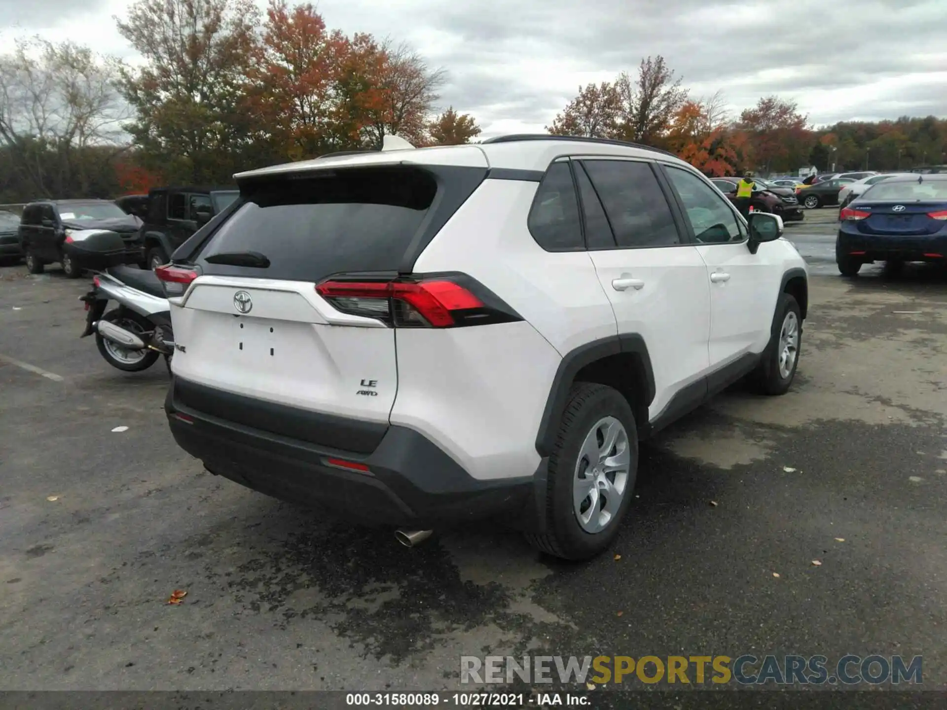 4 Photograph of a damaged car 2T3G1RFV6LW091326 TOYOTA RAV4 2020