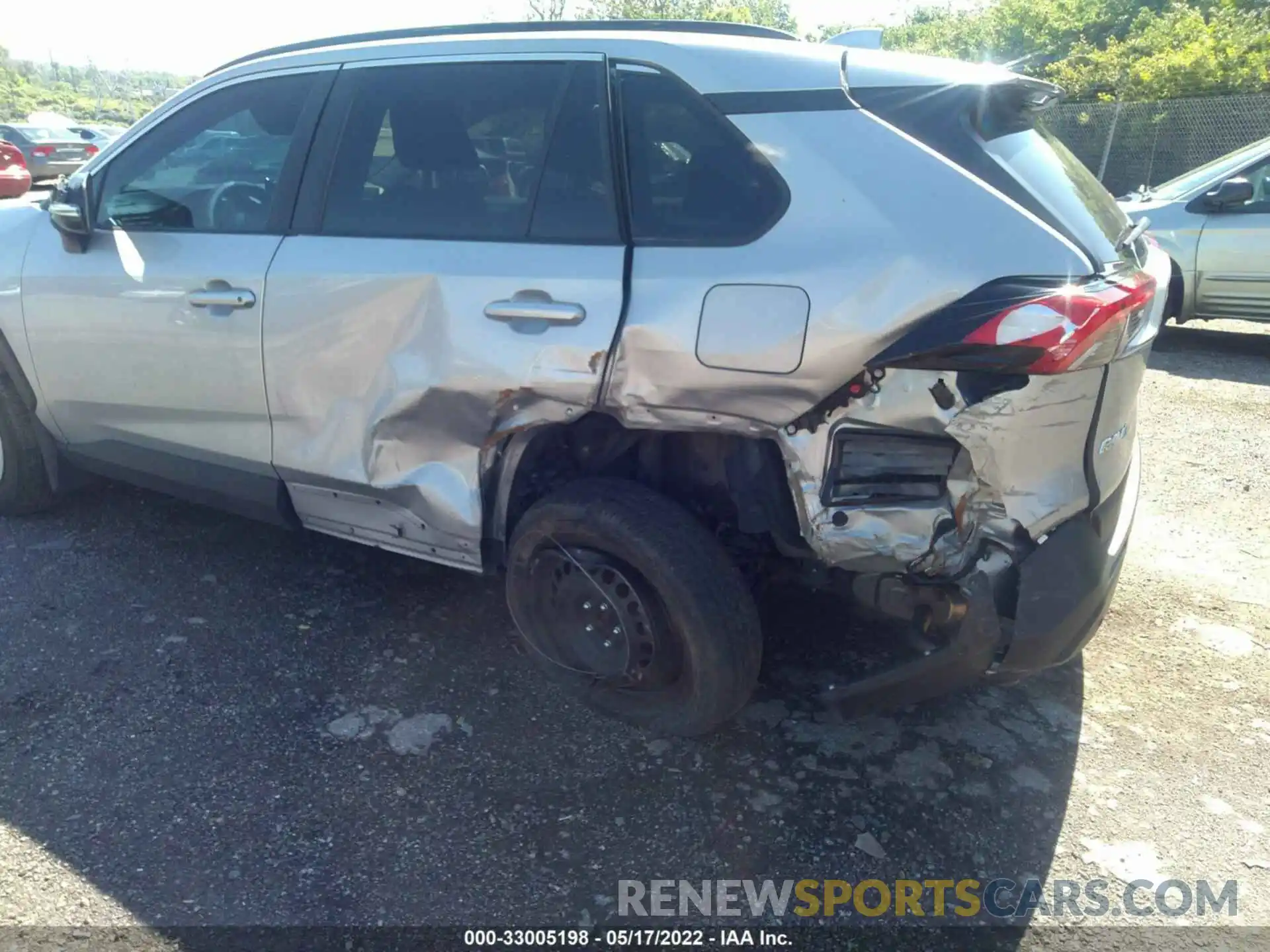 6 Photograph of a damaged car 2T3G1RFV6LW136197 TOYOTA RAV4 2020