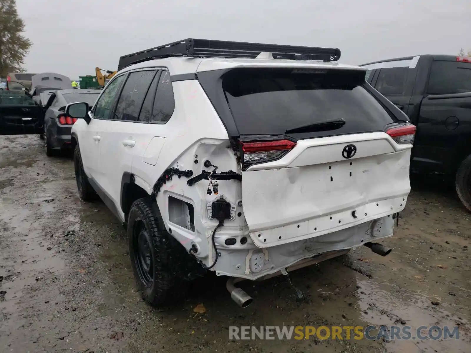 3 Фотография поврежденного автомобиля 2T3G1RFV7LC061804 TOYOTA RAV4 2020