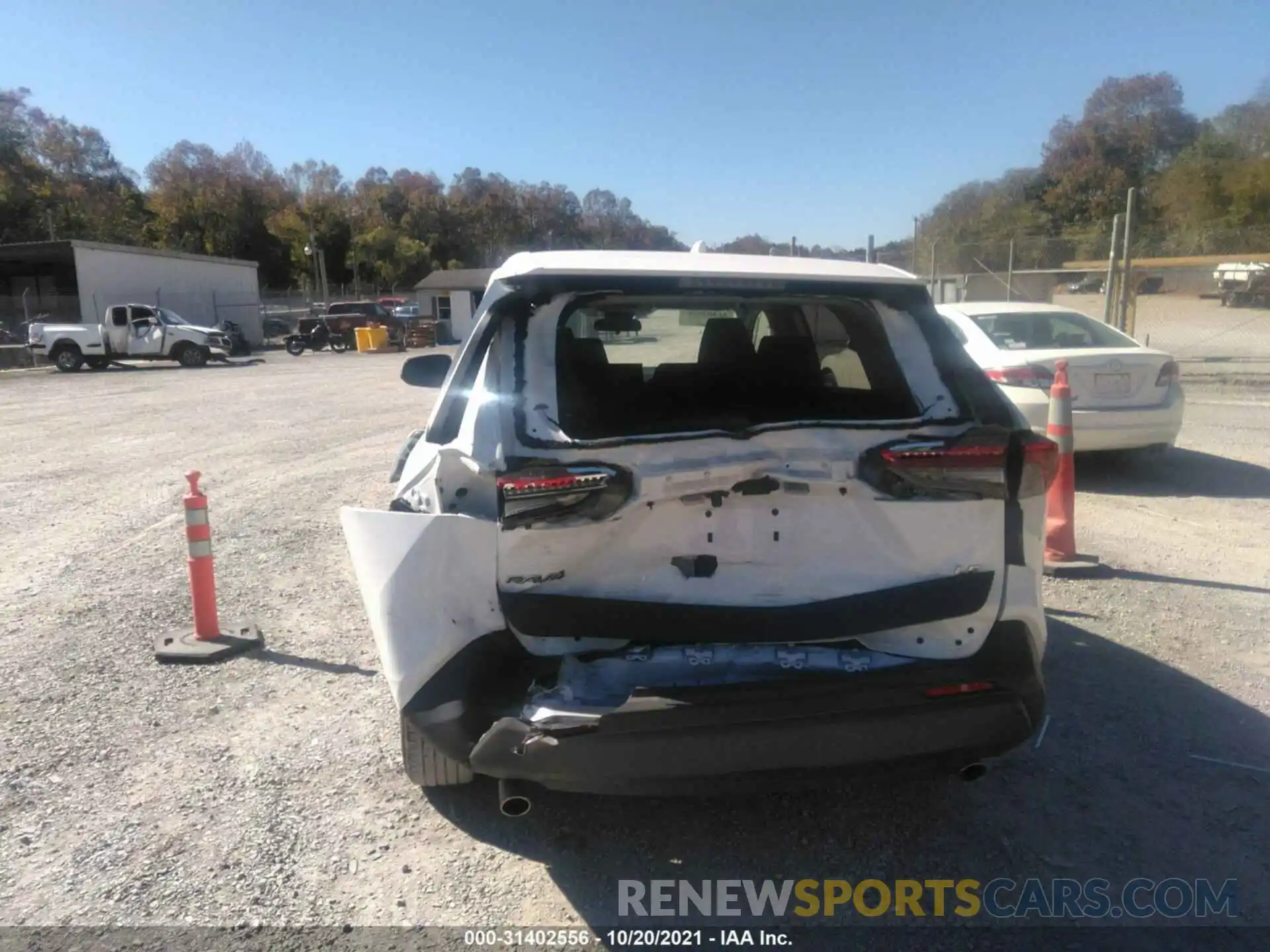 6 Photograph of a damaged car 2T3G1RFV7LC122598 TOYOTA RAV4 2020