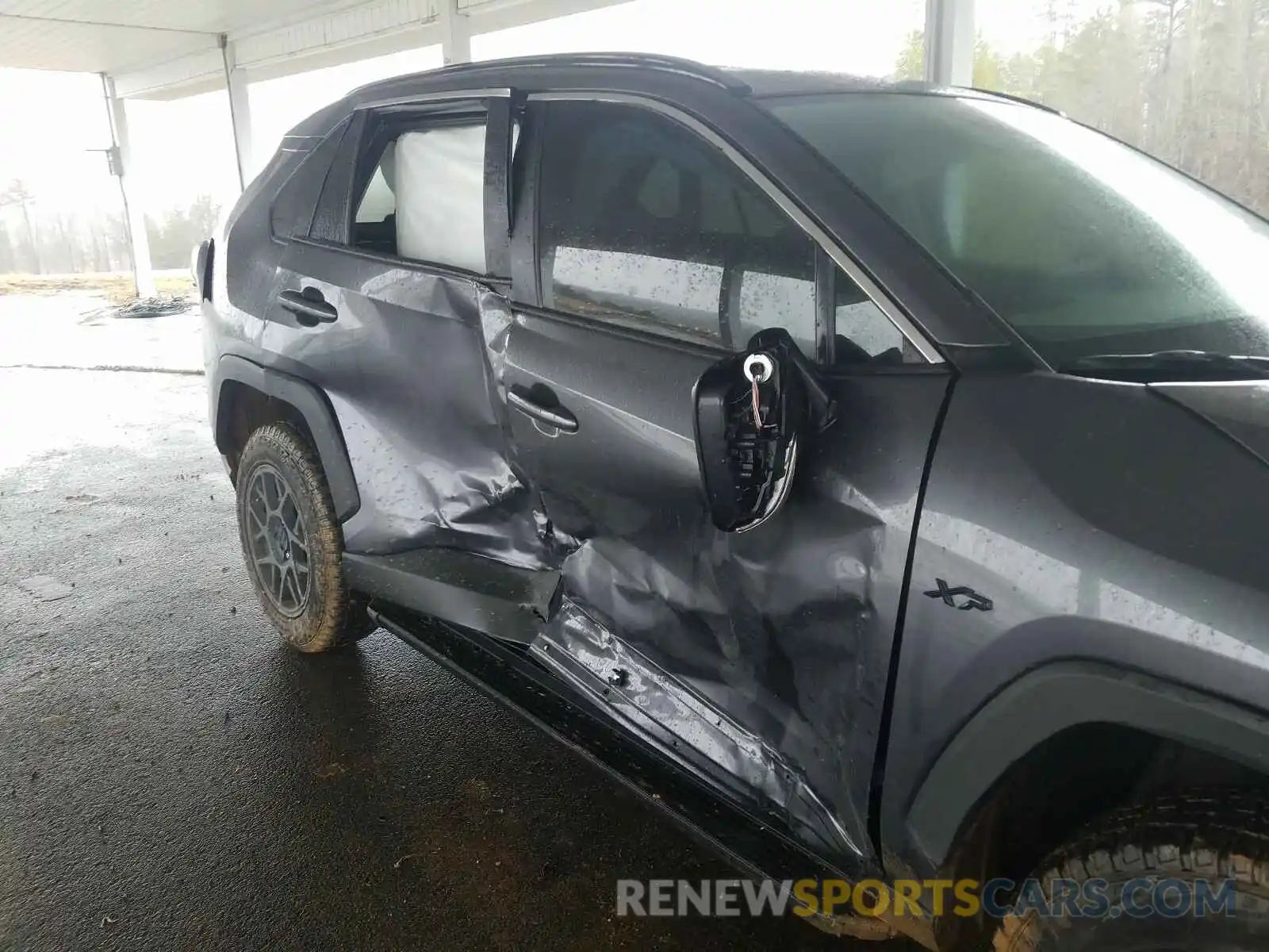 9 Photograph of a damaged car 2T3G1RFV8LC100111 TOYOTA RAV4 2020