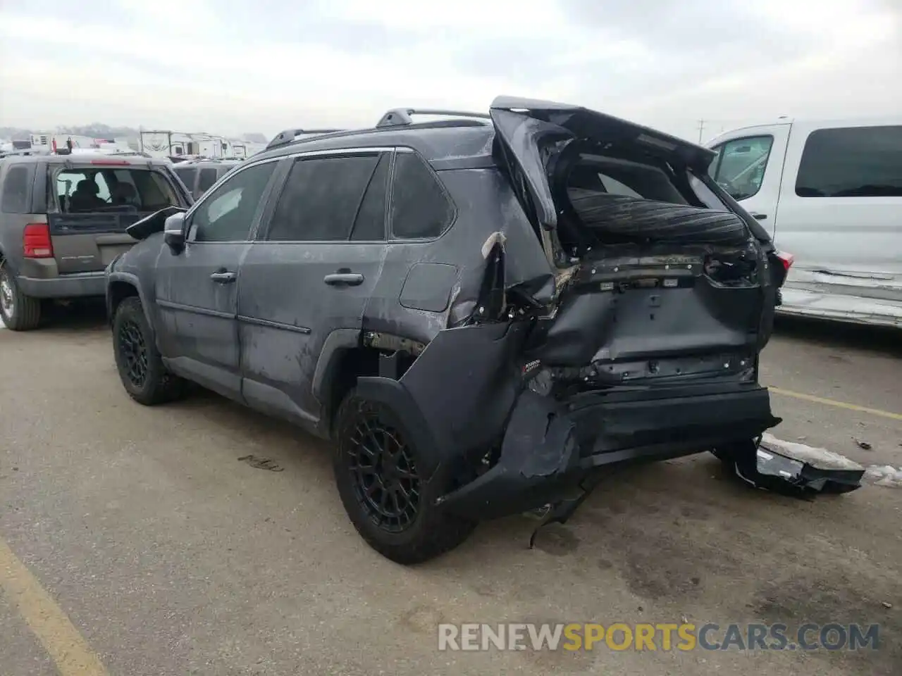 3 Photograph of a damaged car 2T3G1RFV8LC135831 TOYOTA RAV4 2020