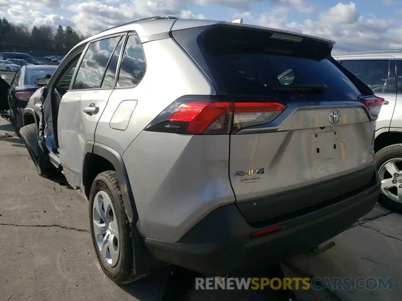 3 Photograph of a damaged car 2T3G1RFV8LW132510 TOYOTA RAV4 2020