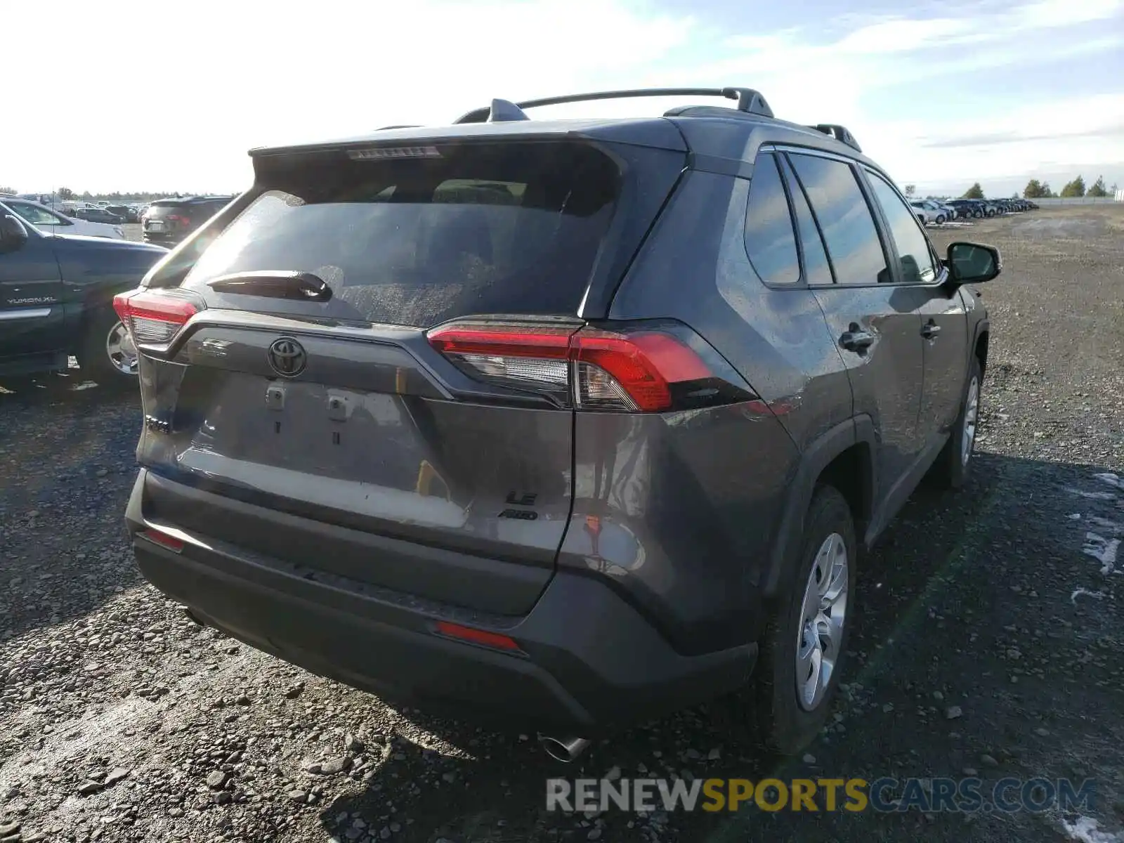 4 Photograph of a damaged car 2T3G1RFV9LC062565 TOYOTA RAV4 2020