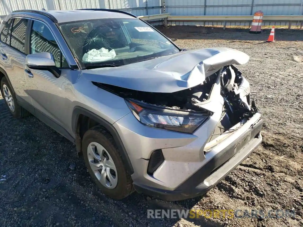 9 Photograph of a damaged car 2T3G1RFV9LC103292 TOYOTA RAV4 2020