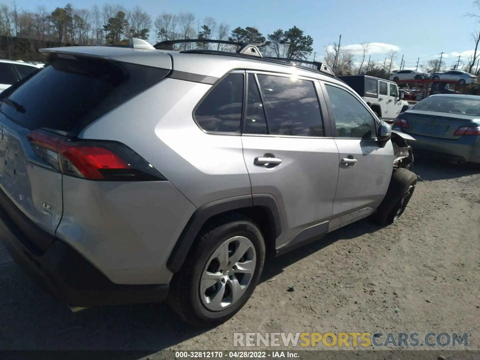 4 Photograph of a damaged car 2T3G1RFV9LW108152 TOYOTA RAV4 2020