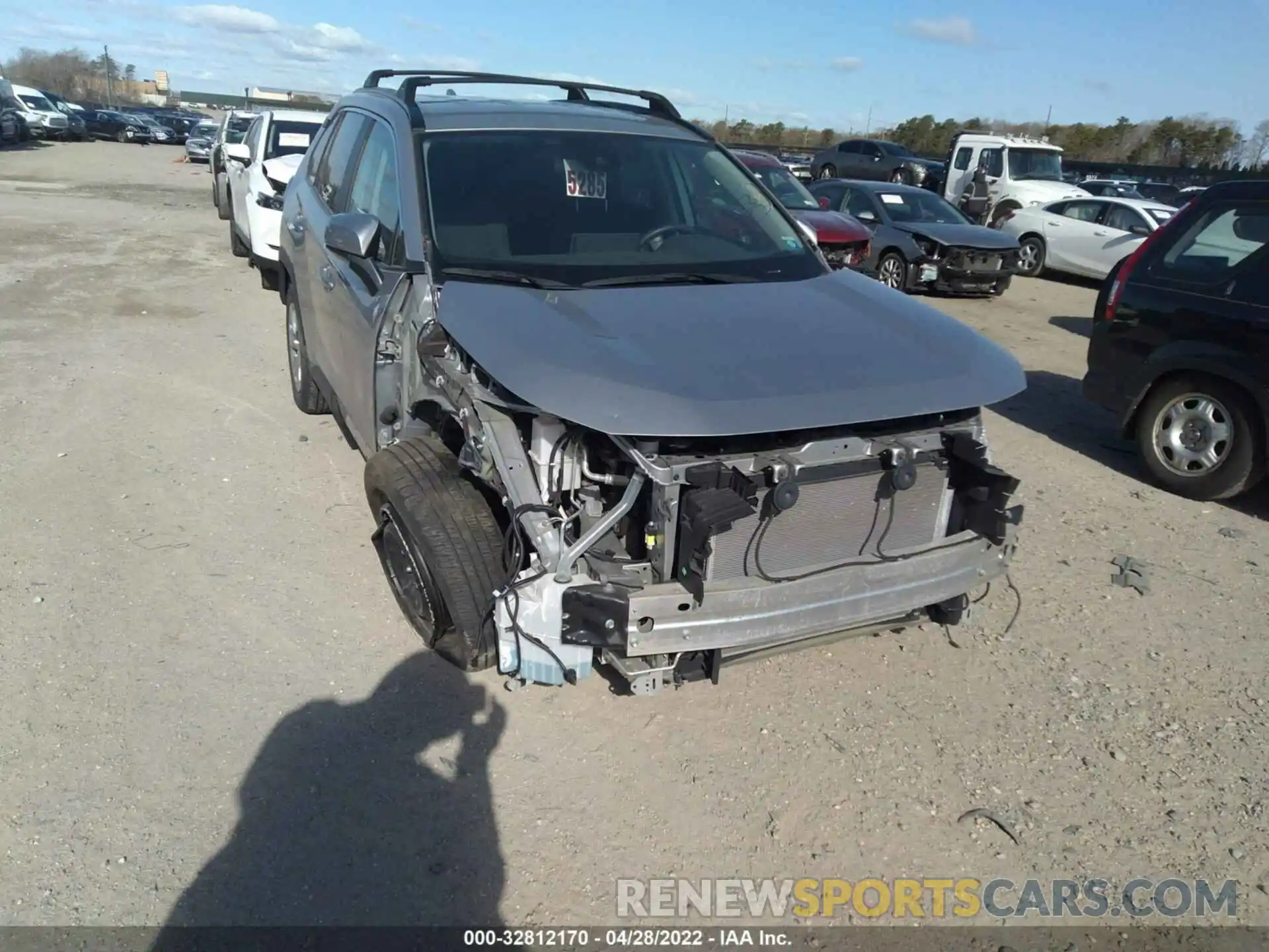 6 Photograph of a damaged car 2T3G1RFV9LW108152 TOYOTA RAV4 2020