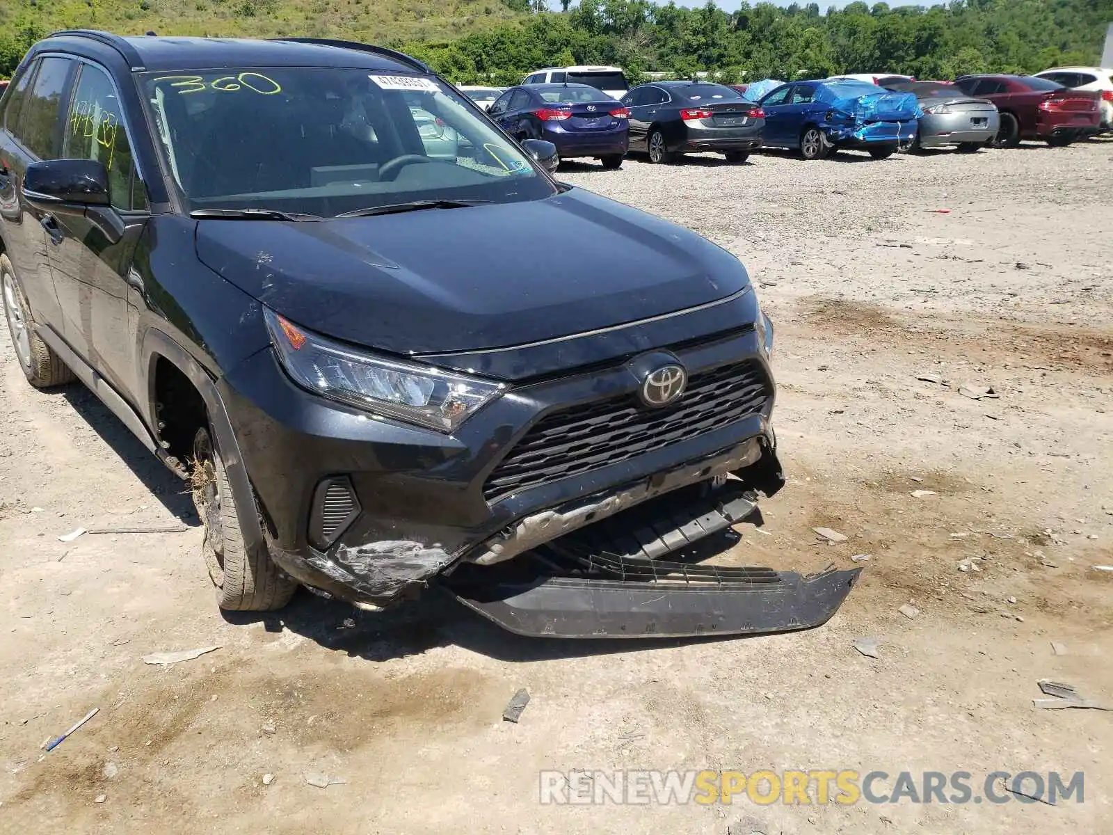 9 Photograph of a damaged car 2T3G1RFV9LW116252 TOYOTA RAV4 2020