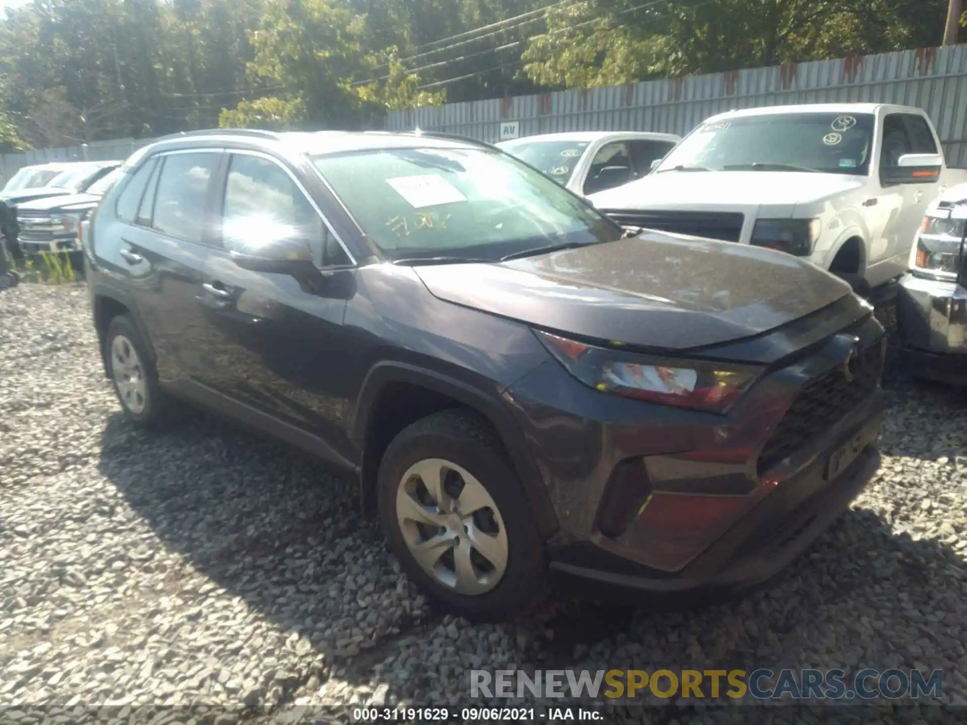 1 Photograph of a damaged car 2T3G1RFV9LW137635 TOYOTA RAV4 2020