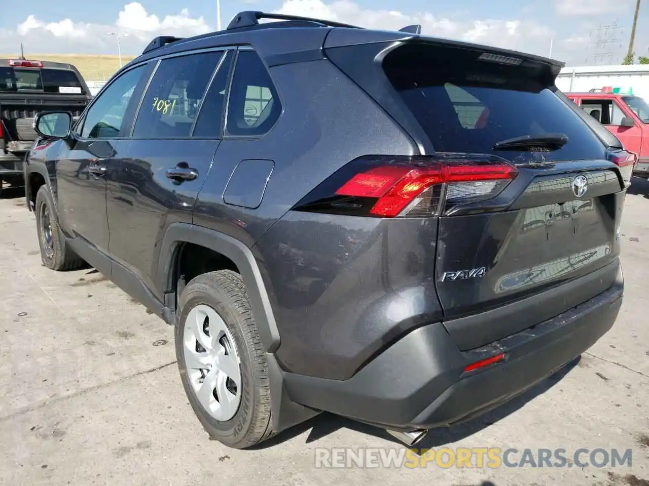 3 Фотография поврежденного автомобиля 2T3G1RFVXLC103026 TOYOTA RAV4 2020