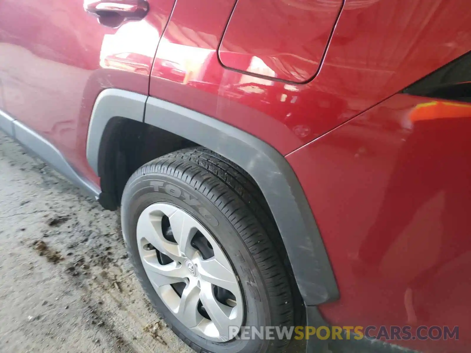 7 Photograph of a damaged car 2T3G1RFVXLC110350 TOYOTA RAV4 2020