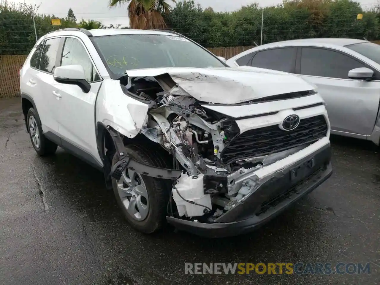 1 Photograph of a damaged car 2T3G1RFVXLW093239 TOYOTA RAV4 2020