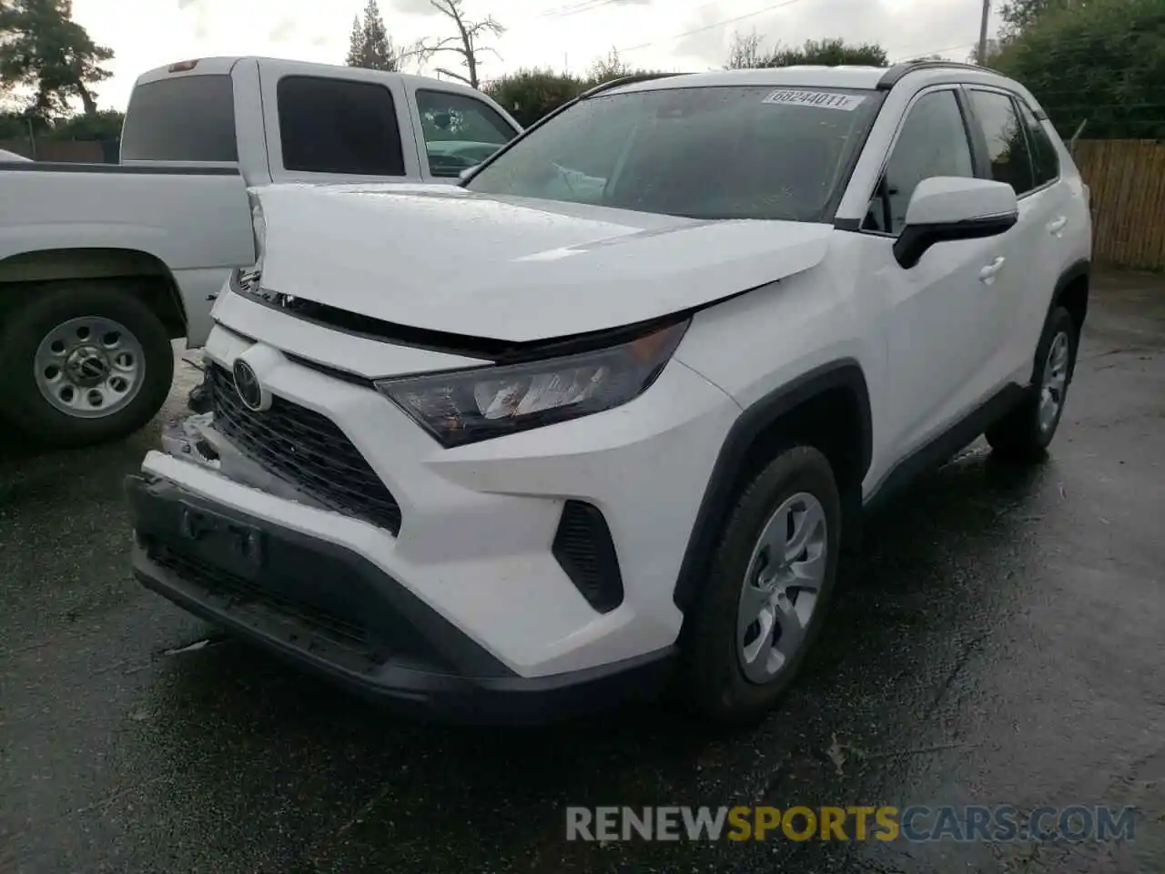 2 Photograph of a damaged car 2T3G1RFVXLW093239 TOYOTA RAV4 2020