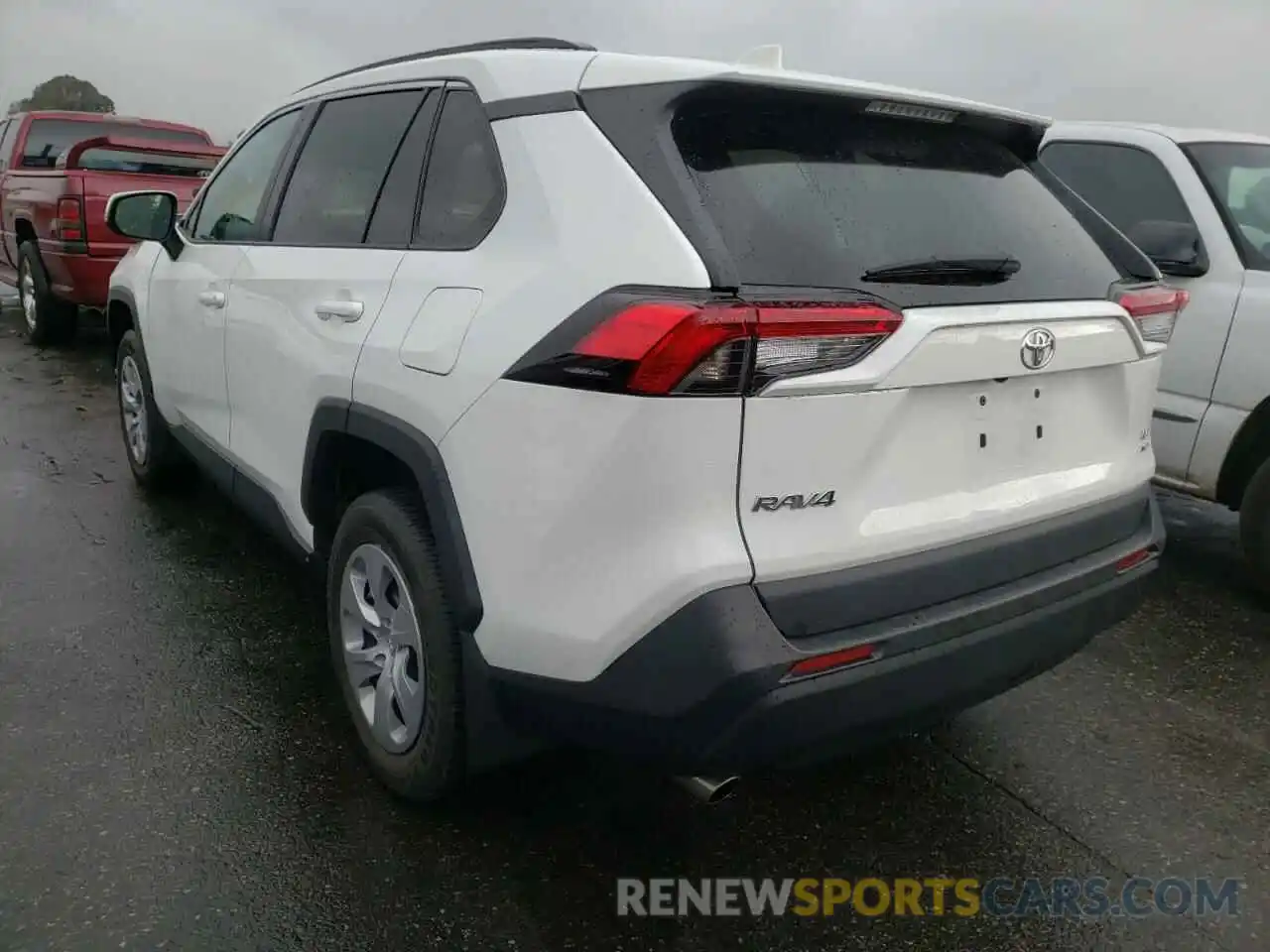 3 Photograph of a damaged car 2T3G1RFVXLW093239 TOYOTA RAV4 2020