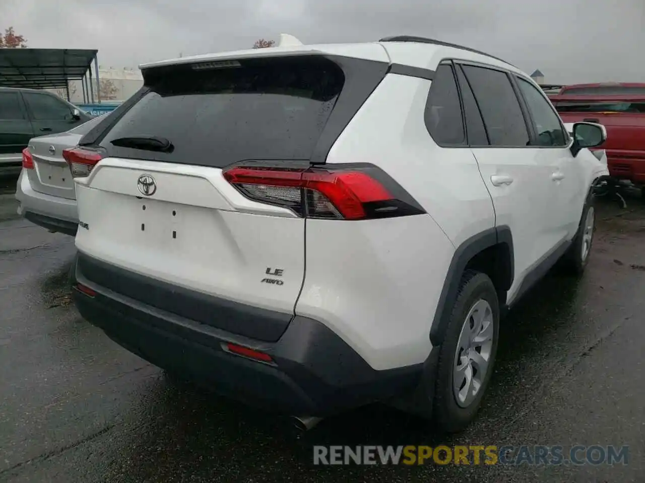 4 Photograph of a damaged car 2T3G1RFVXLW093239 TOYOTA RAV4 2020