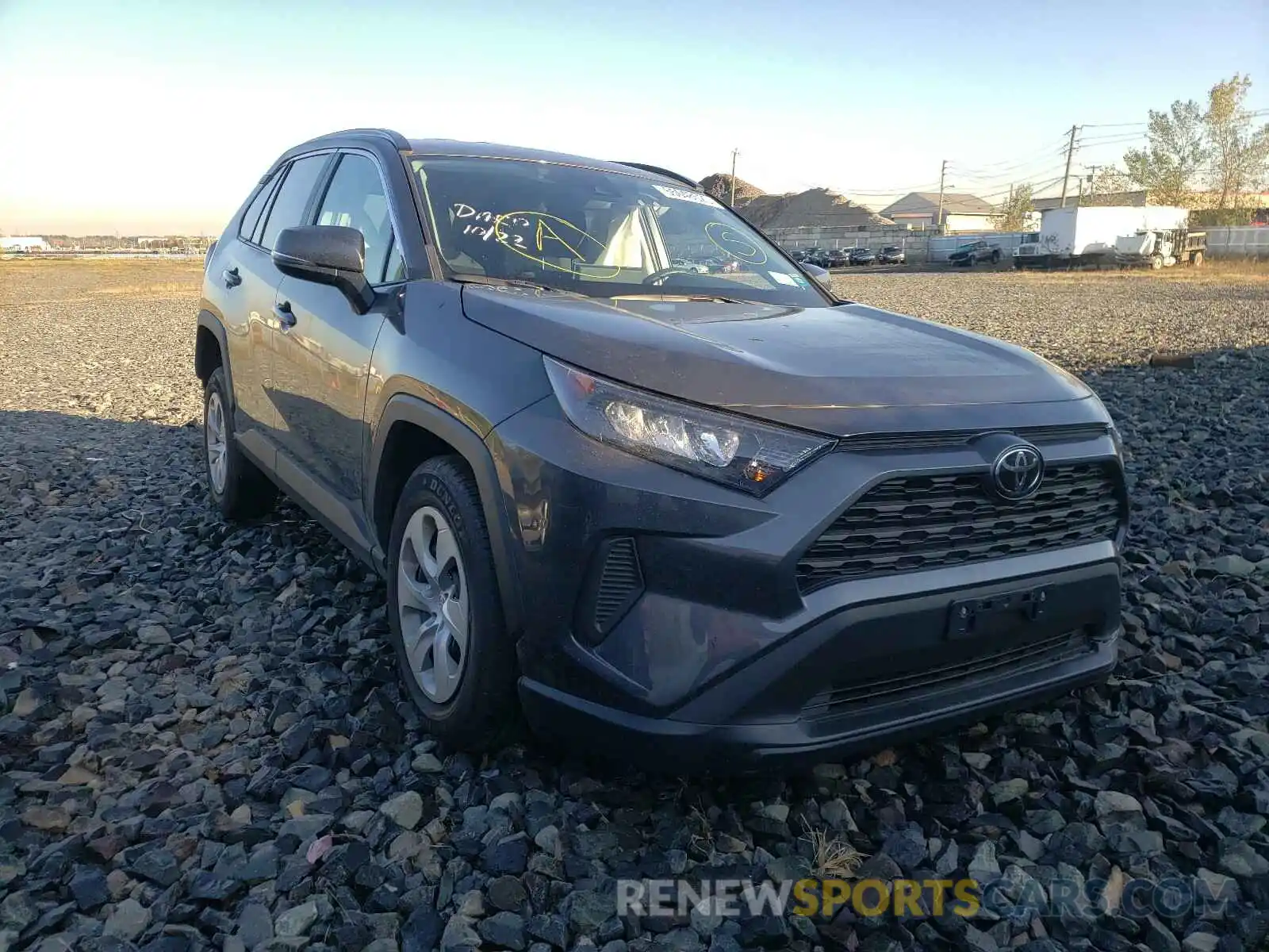 1 Photograph of a damaged car 2T3G1RFVXLW100299 TOYOTA RAV4 2020