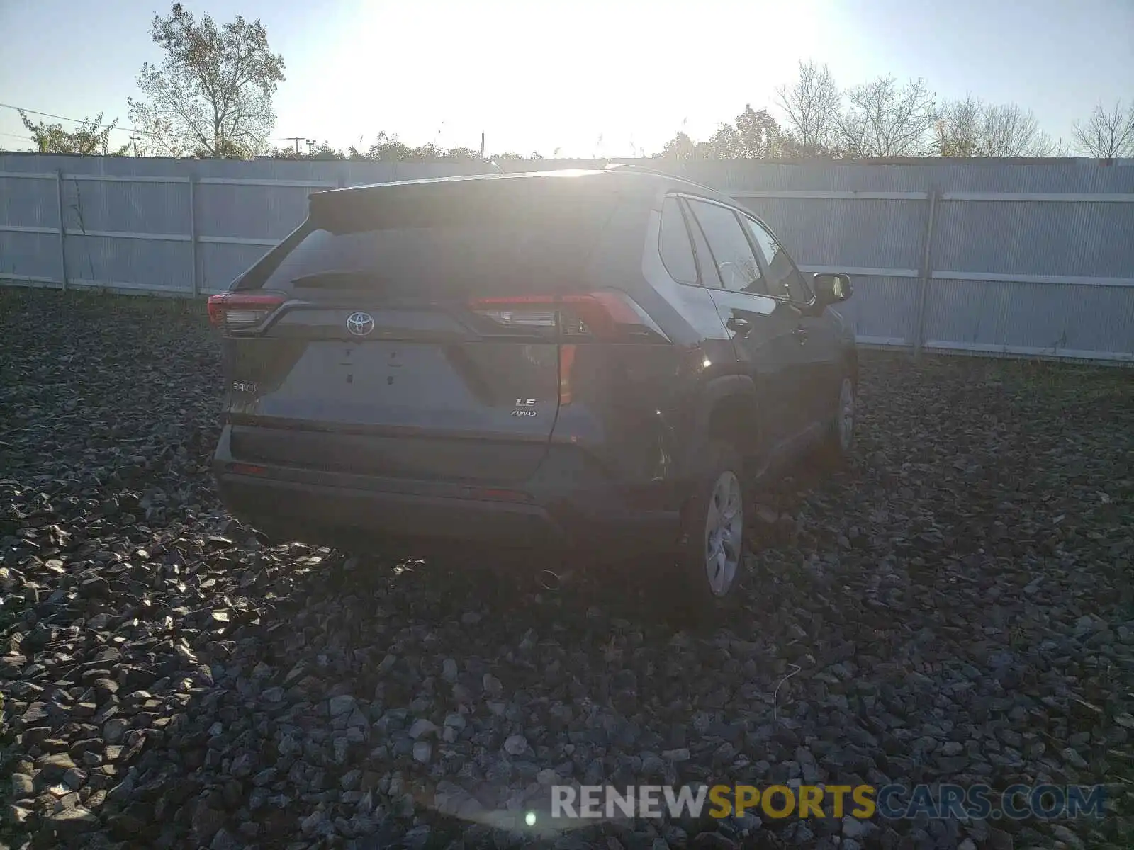 4 Photograph of a damaged car 2T3G1RFVXLW100299 TOYOTA RAV4 2020