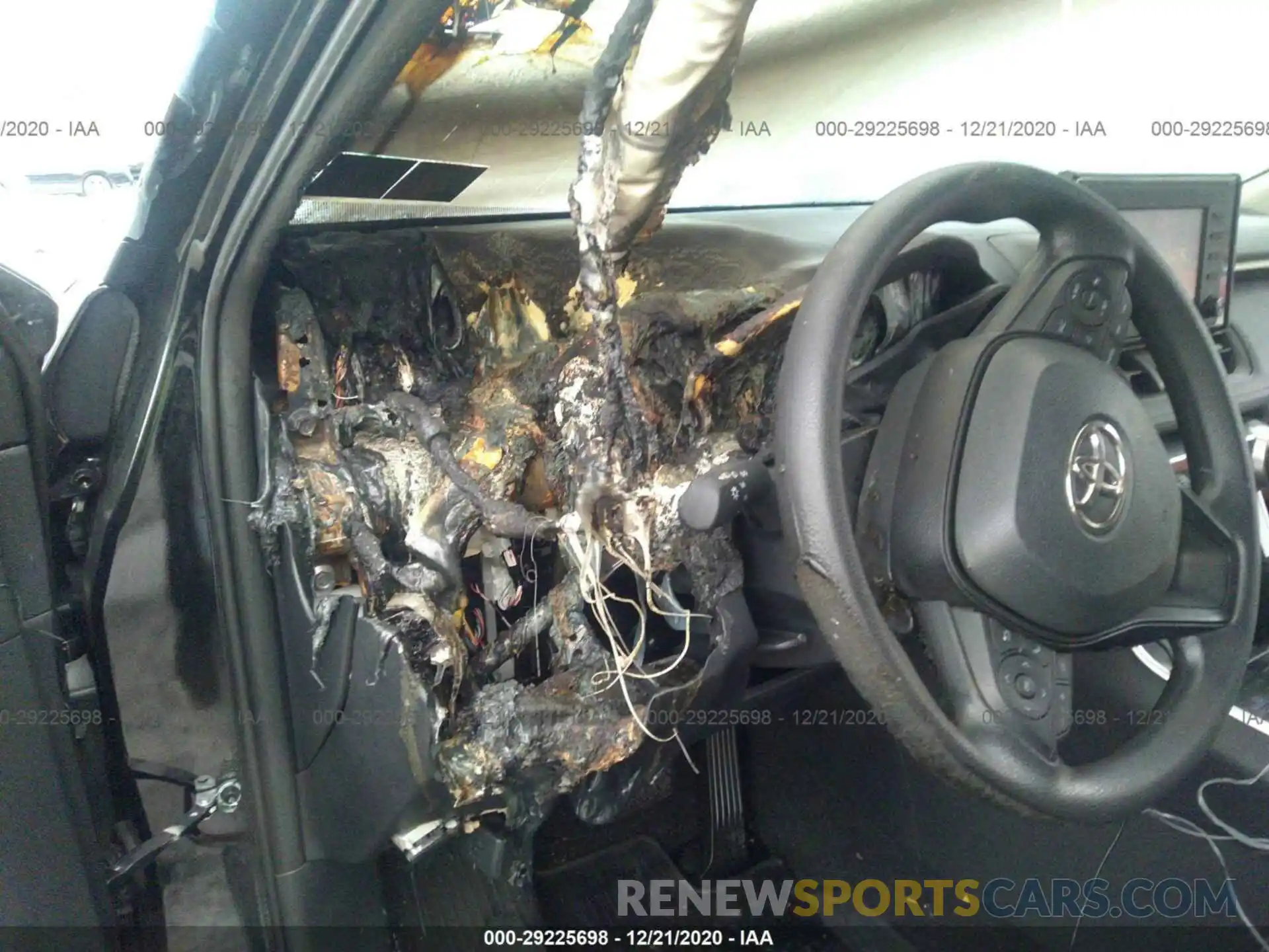 6 Фотография поврежденного автомобиля 2T3G1RFVXLW114574 TOYOTA RAV4 2020