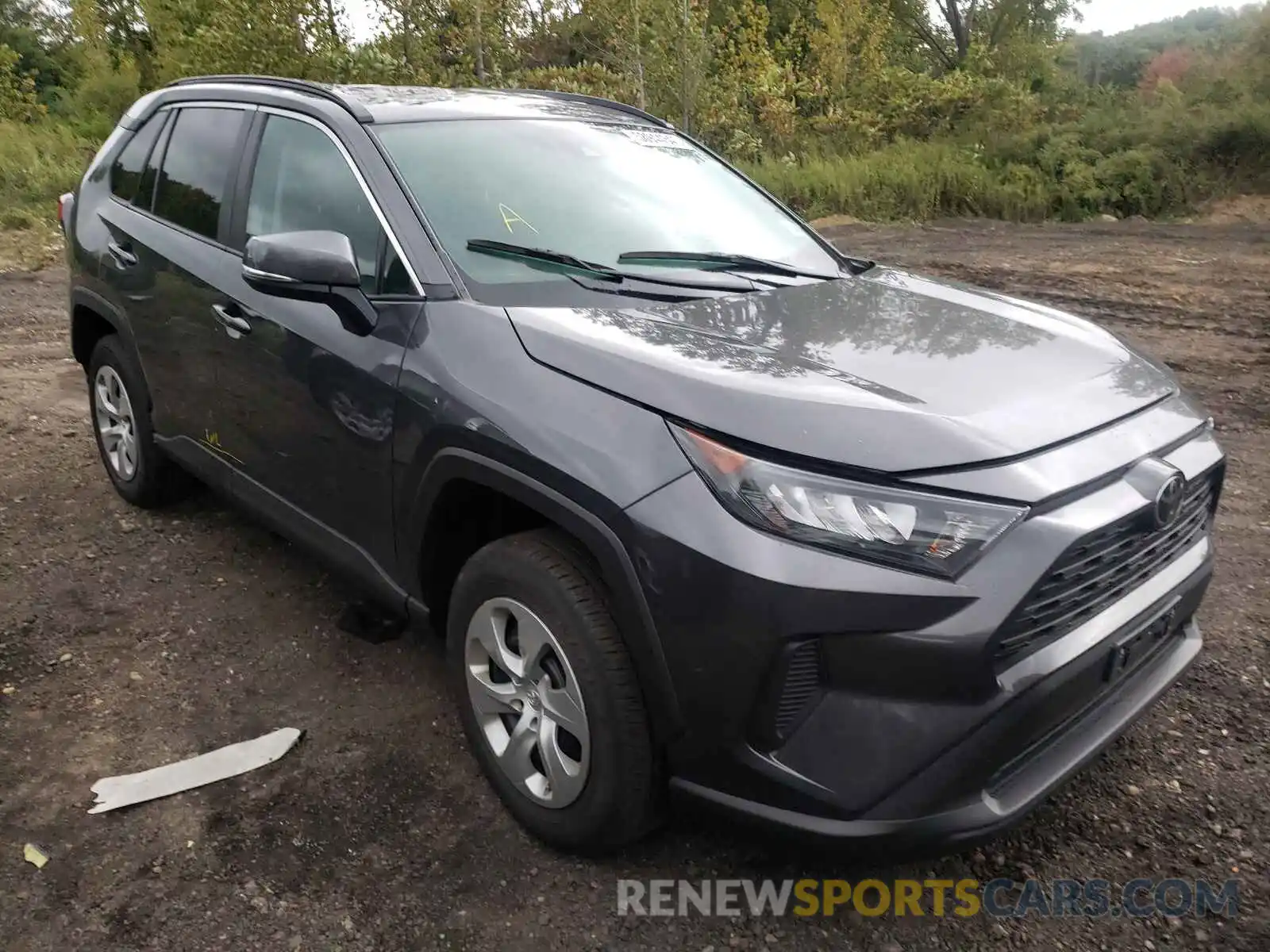 1 Photograph of a damaged car 2T3G1RFVXLW116809 TOYOTA RAV4 2020