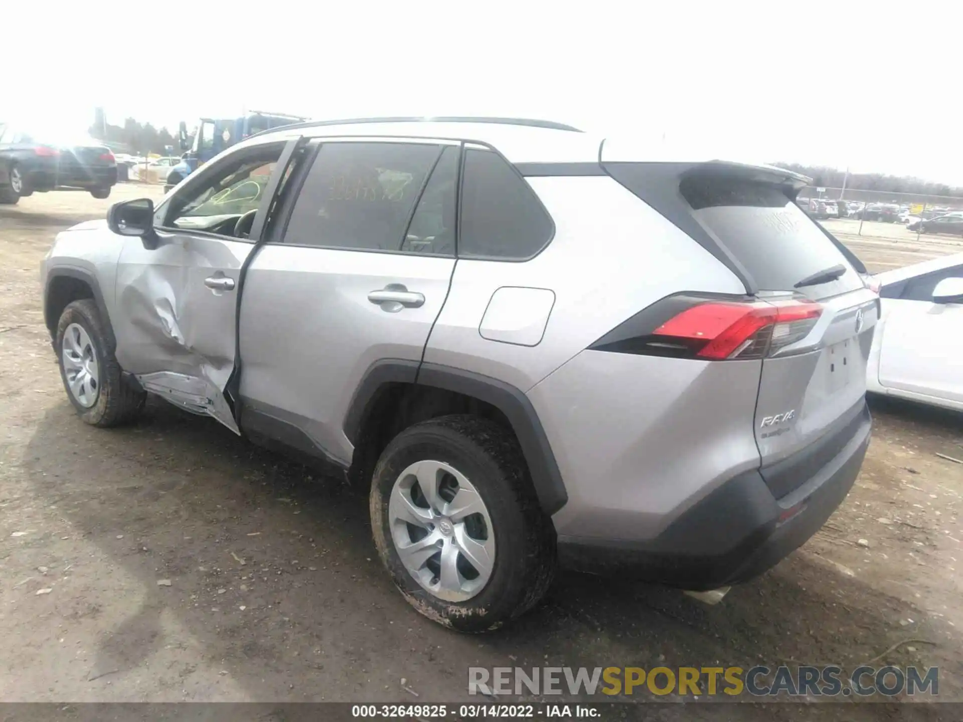 3 Фотография поврежденного автомобиля 2T3H1RFV0LC044573 TOYOTA RAV4 2020