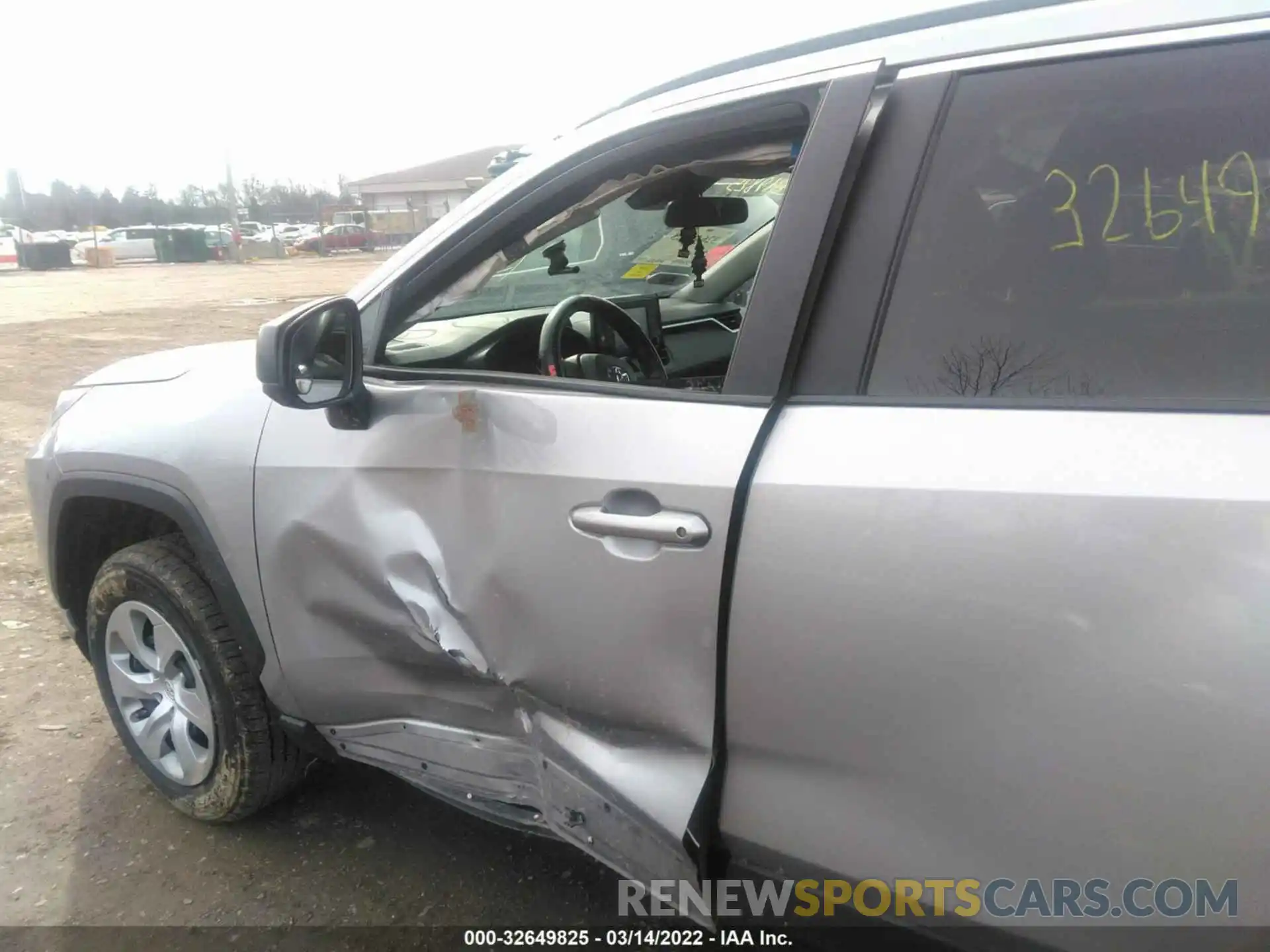 6 Photograph of a damaged car 2T3H1RFV0LC044573 TOYOTA RAV4 2020