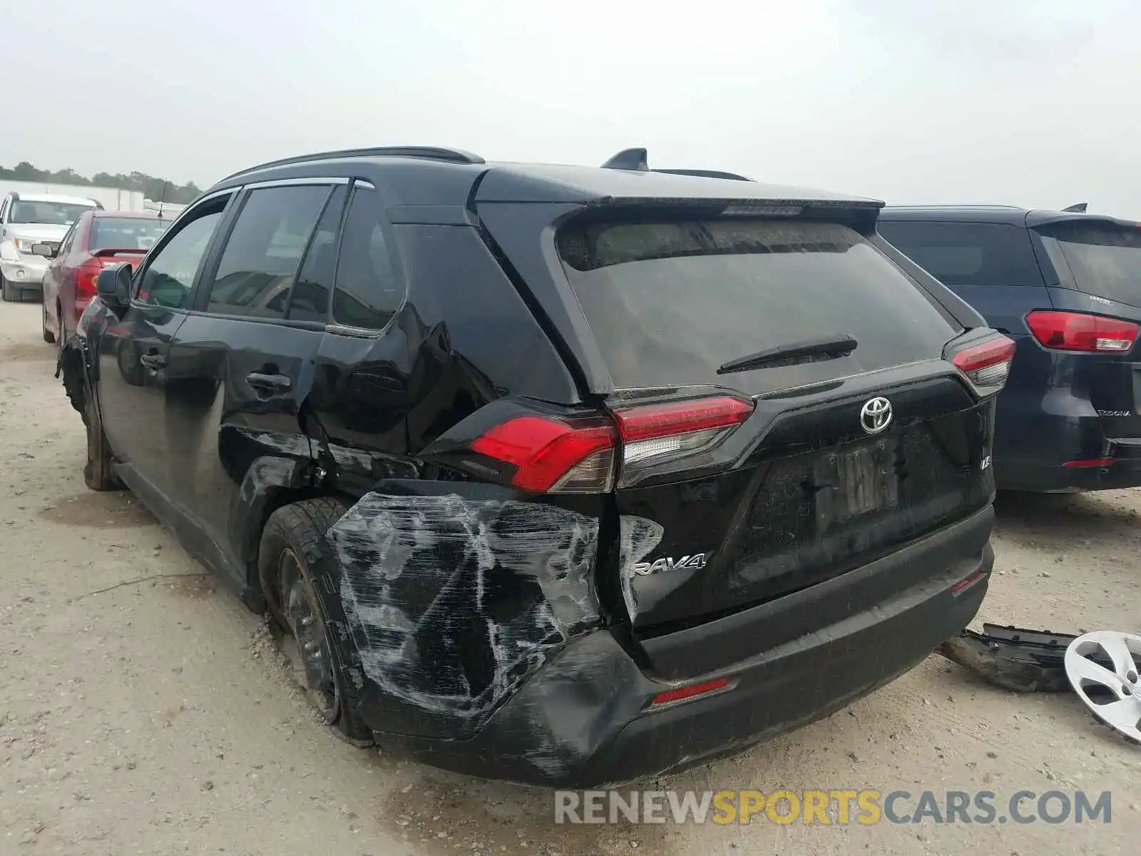 3 Photograph of a damaged car 2T3H1RFV0LC046274 TOYOTA RAV4 2020