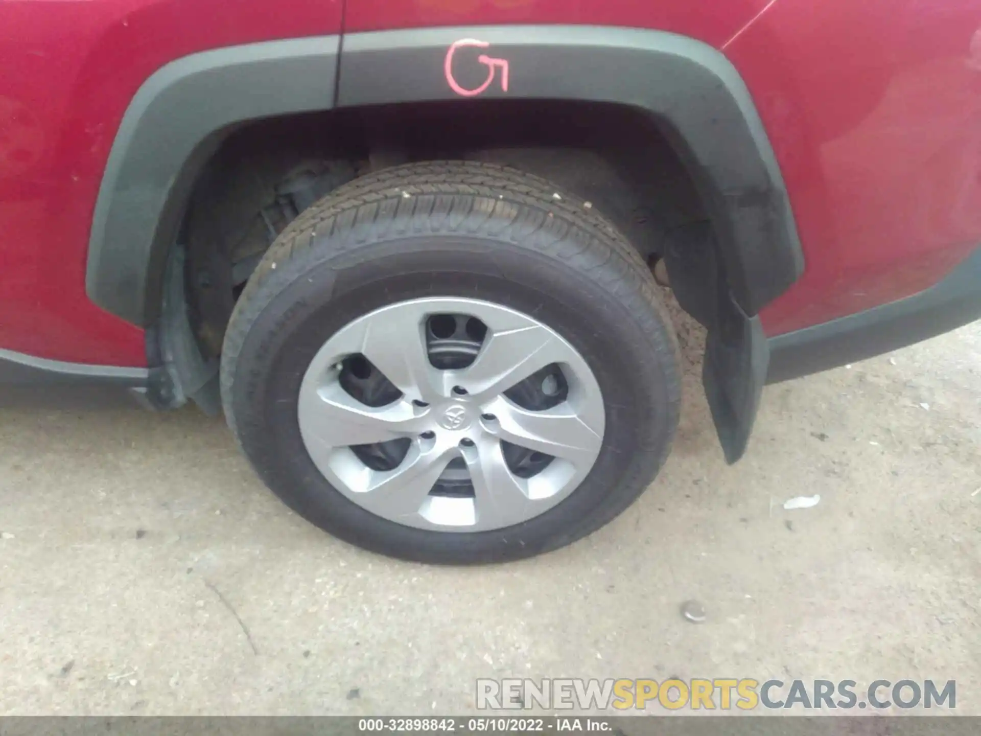 13 Photograph of a damaged car 2T3H1RFV0LC046999 TOYOTA RAV4 2020