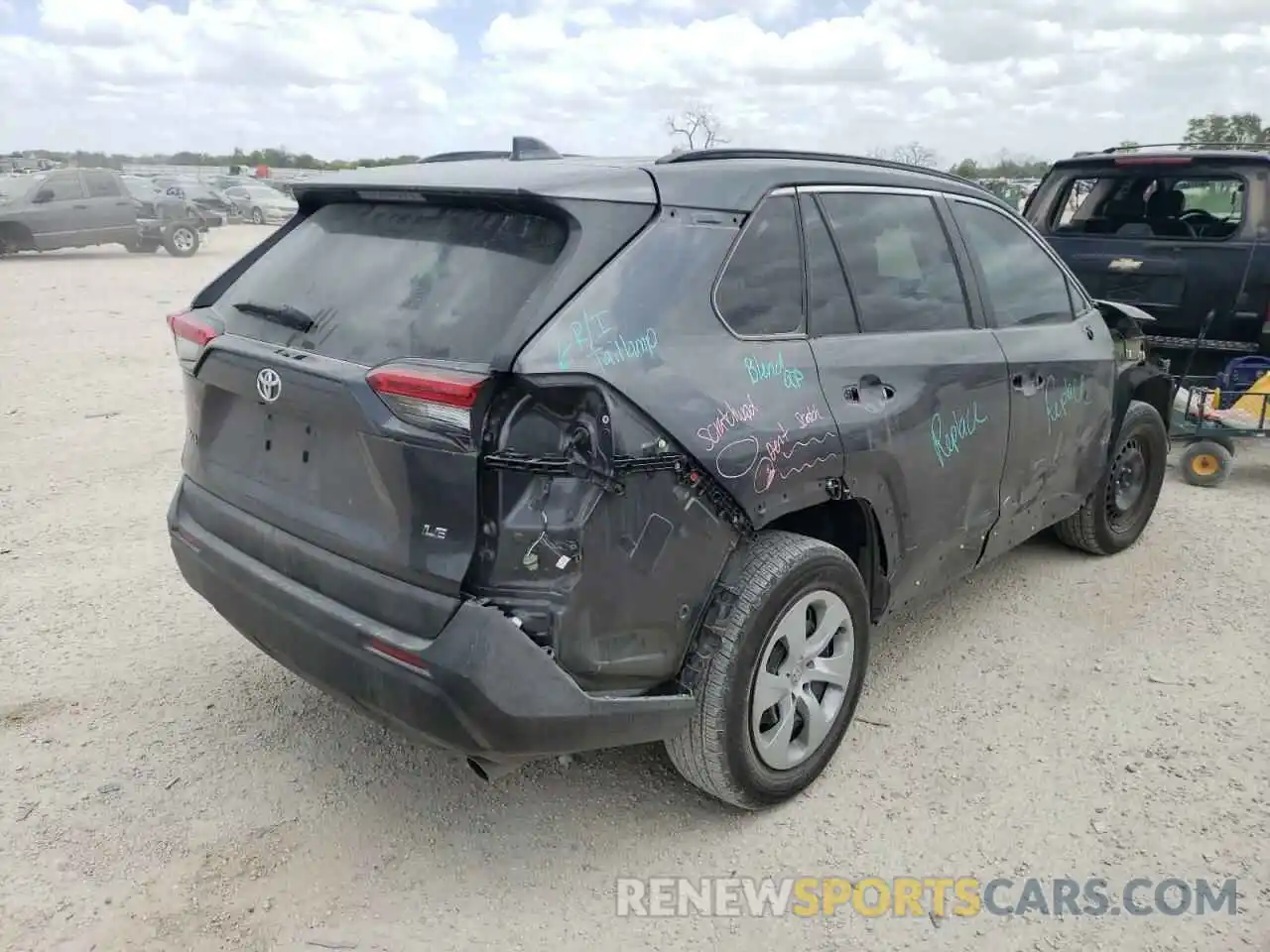 4 Photograph of a damaged car 2T3H1RFV0LC048204 TOYOTA RAV4 2020