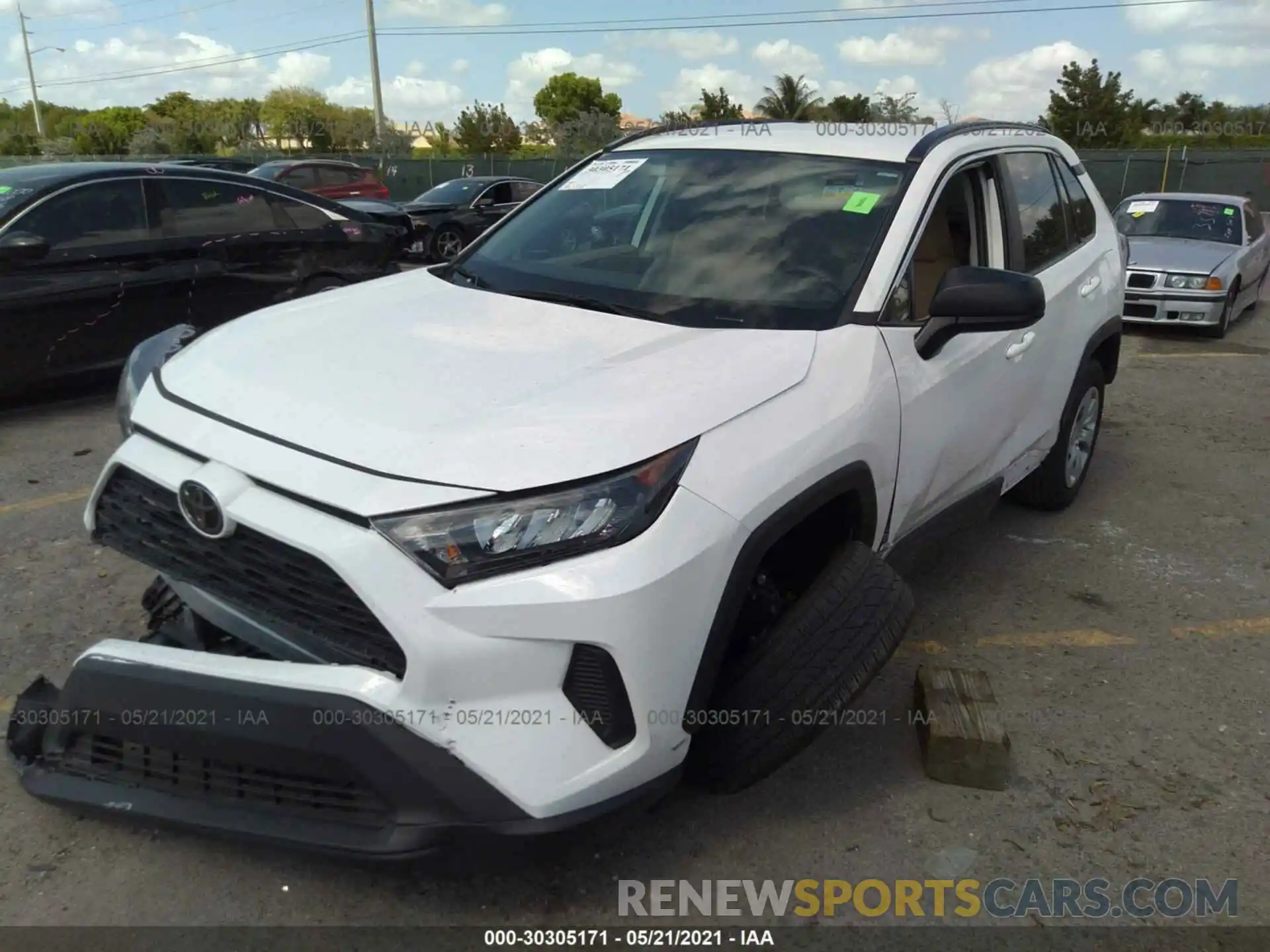 6 Photograph of a damaged car 2T3H1RFV0LC051328 TOYOTA RAV4 2020