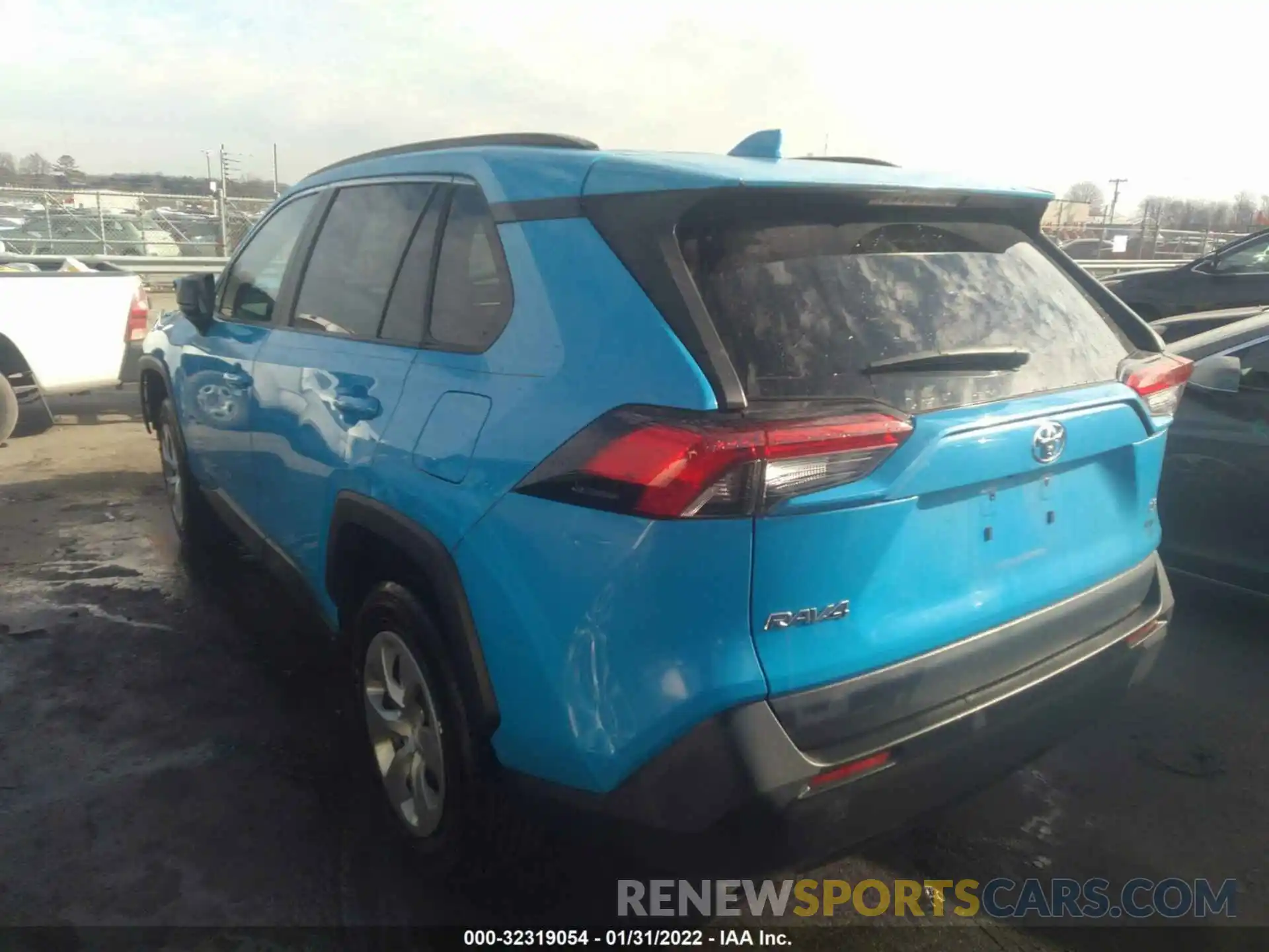 3 Фотография поврежденного автомобиля 2T3H1RFV0LC054780 TOYOTA RAV4 2020