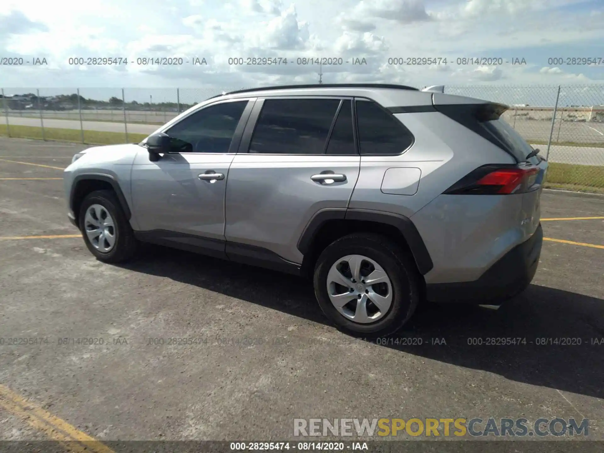 3 Photograph of a damaged car 2T3H1RFV0LC057310 TOYOTA RAV4 2020