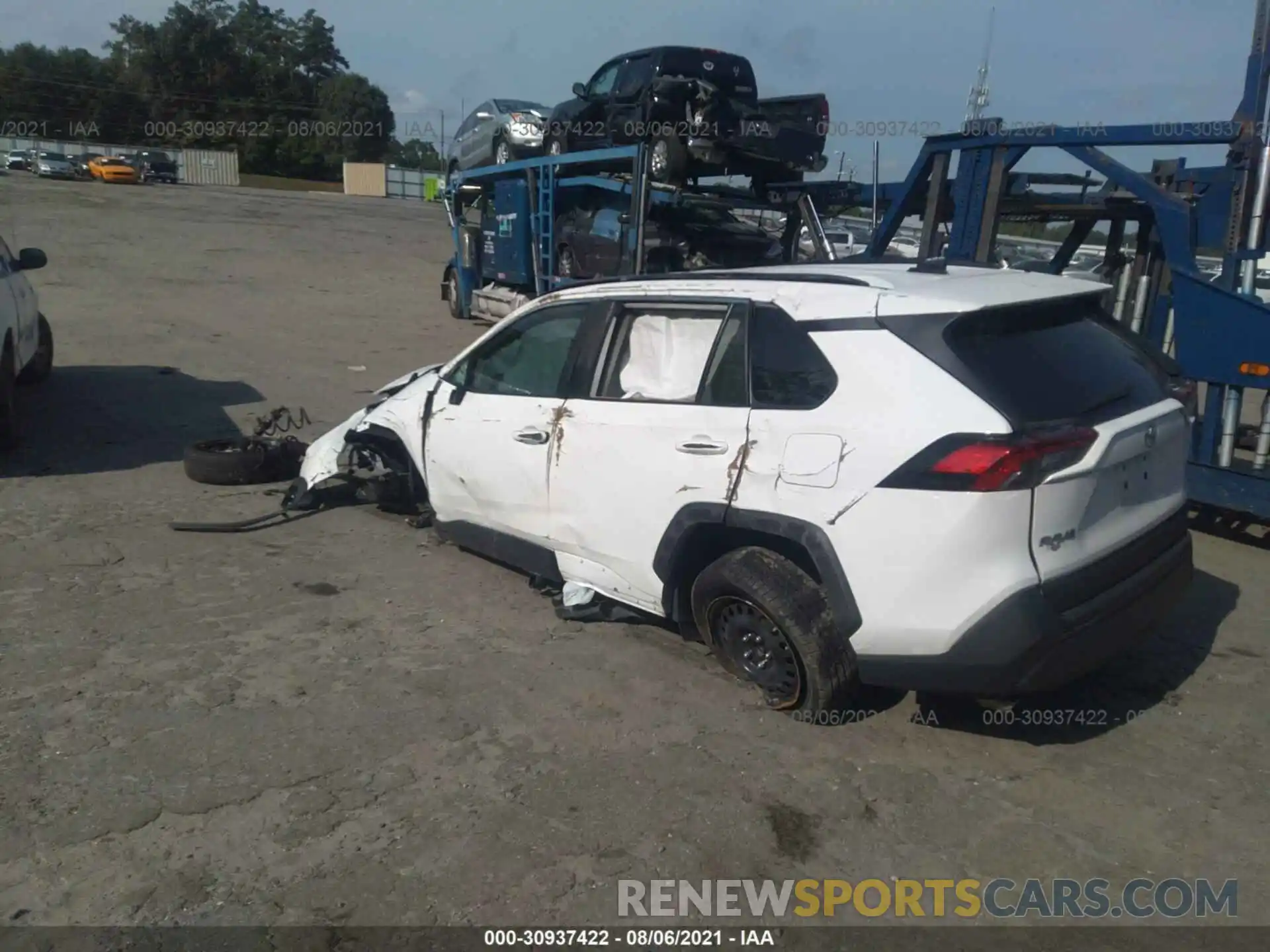 3 Photograph of a damaged car 2T3H1RFV0LC064340 TOYOTA RAV4 2020