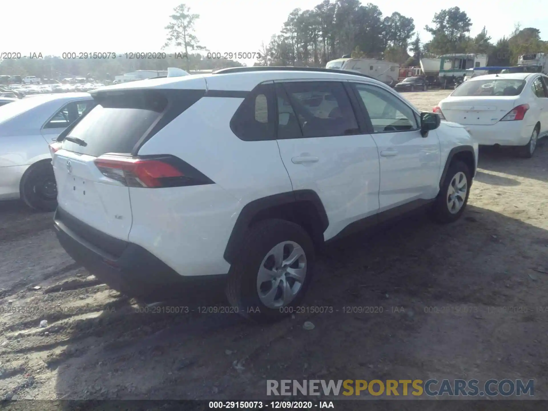 4 Photograph of a damaged car 2T3H1RFV0LC071885 TOYOTA RAV4 2020