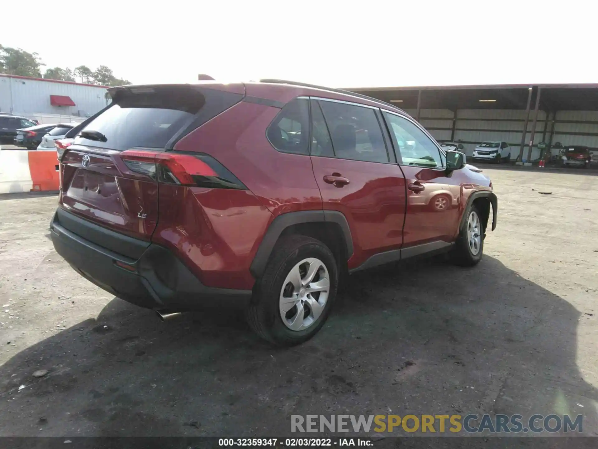 4 Photograph of a damaged car 2T3H1RFV0LC073474 TOYOTA RAV4 2020