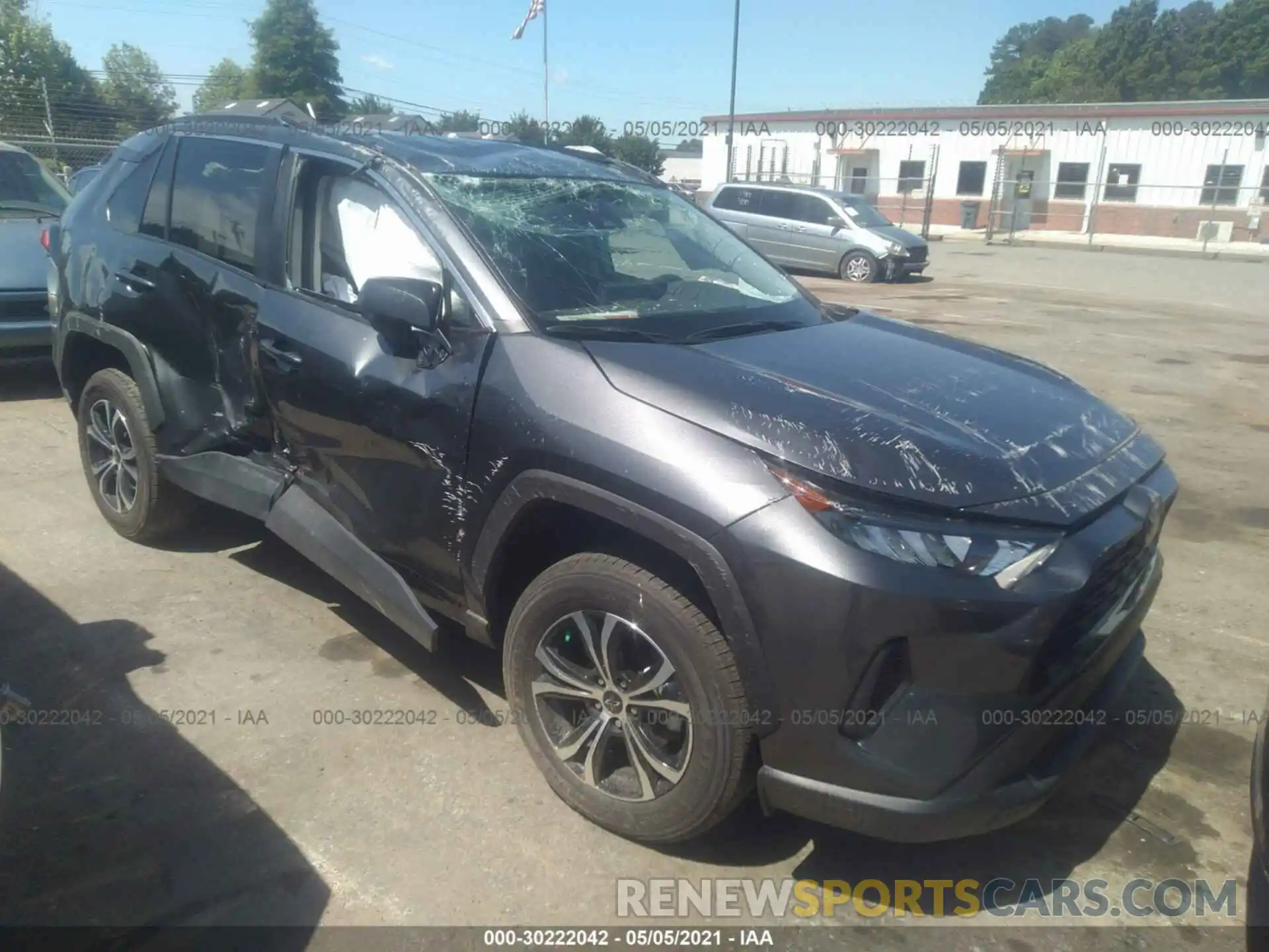 1 Photograph of a damaged car 2T3H1RFV0LC076102 TOYOTA RAV4 2020