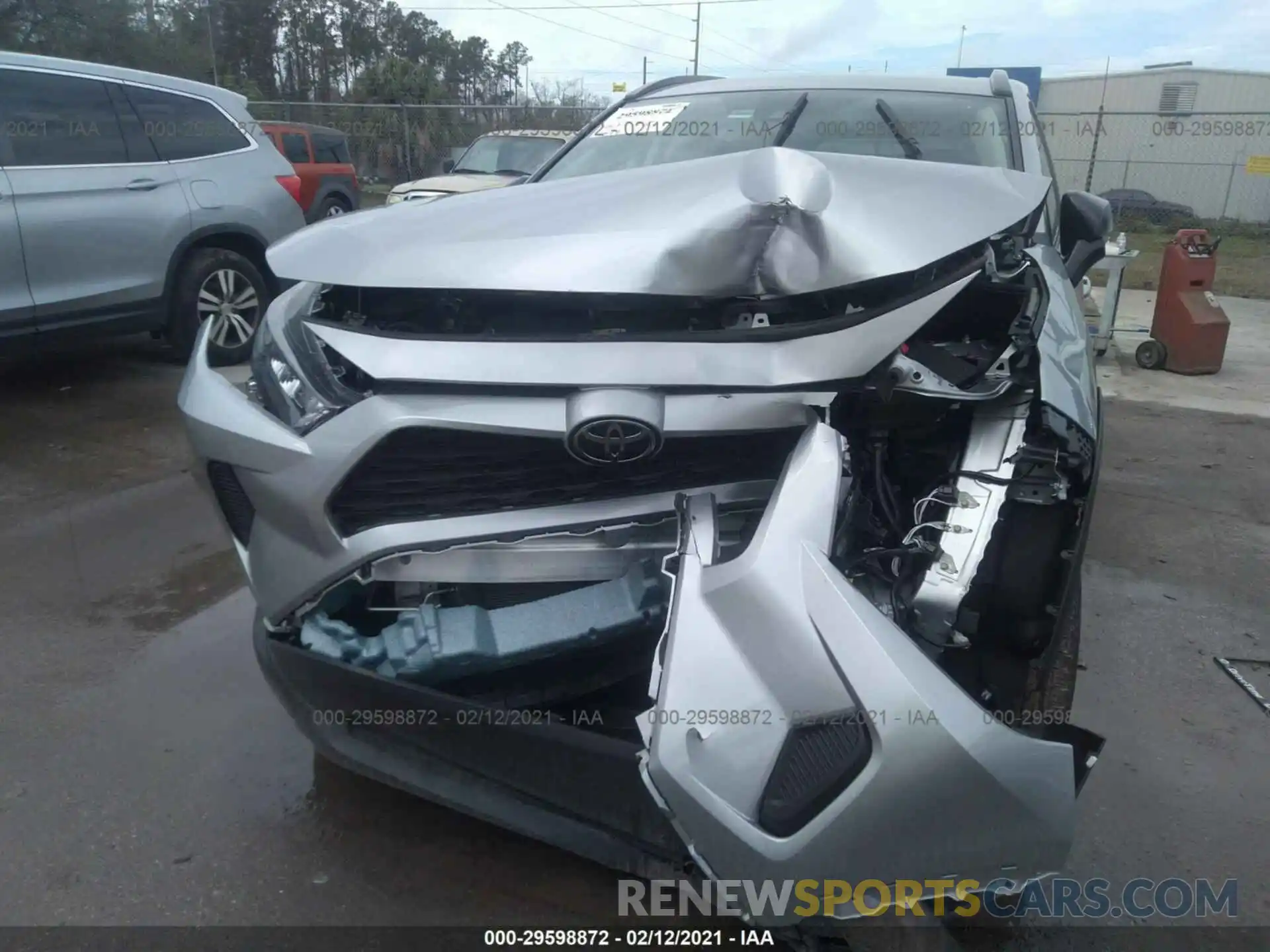 6 Photograph of a damaged car 2T3H1RFV0LC077346 TOYOTA RAV4 2020