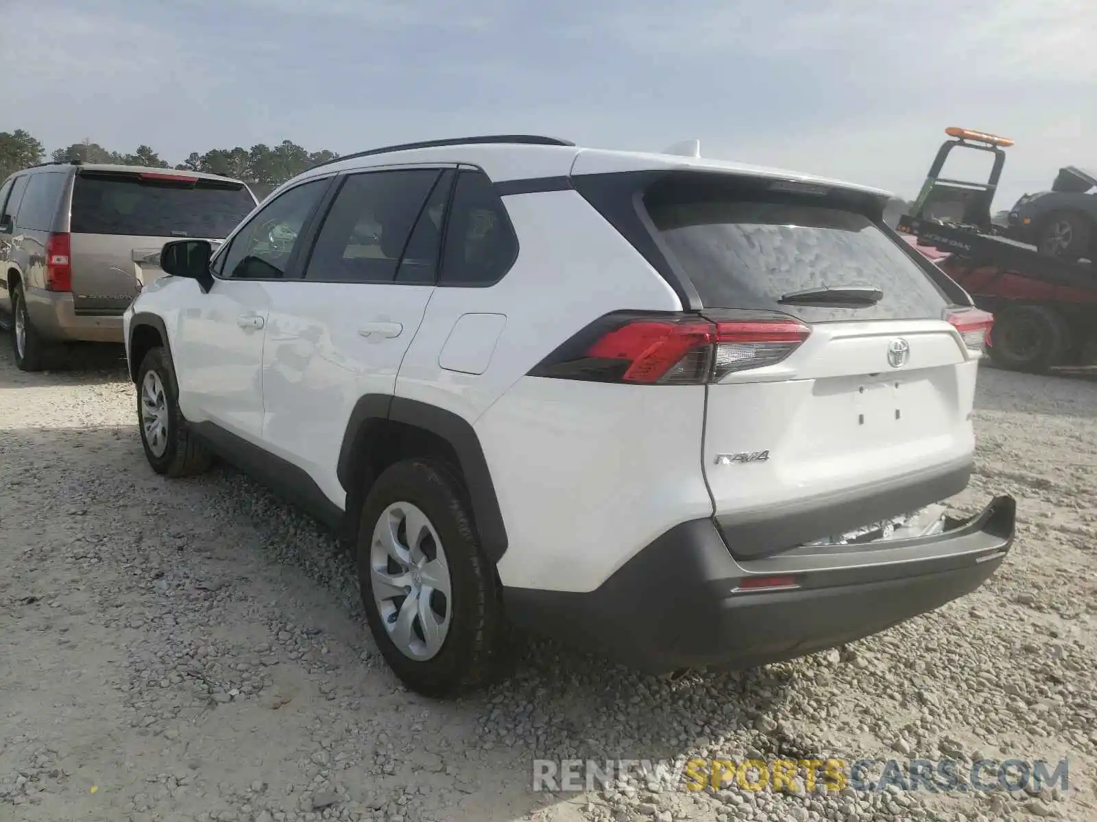 3 Photograph of a damaged car 2T3H1RFV0LW063560 TOYOTA RAV4 2020