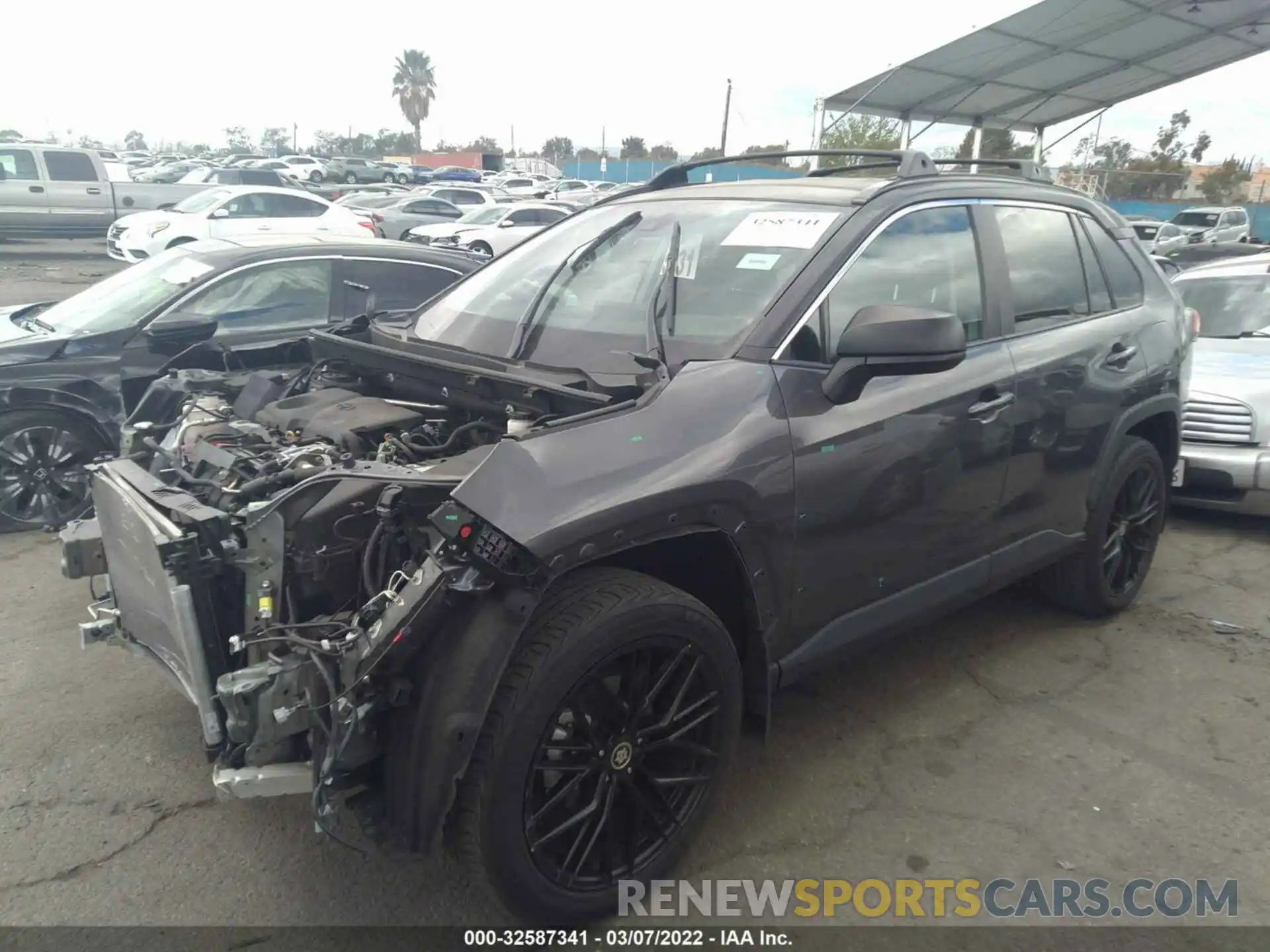 2 Photograph of a damaged car 2T3H1RFV0LW065602 TOYOTA RAV4 2020