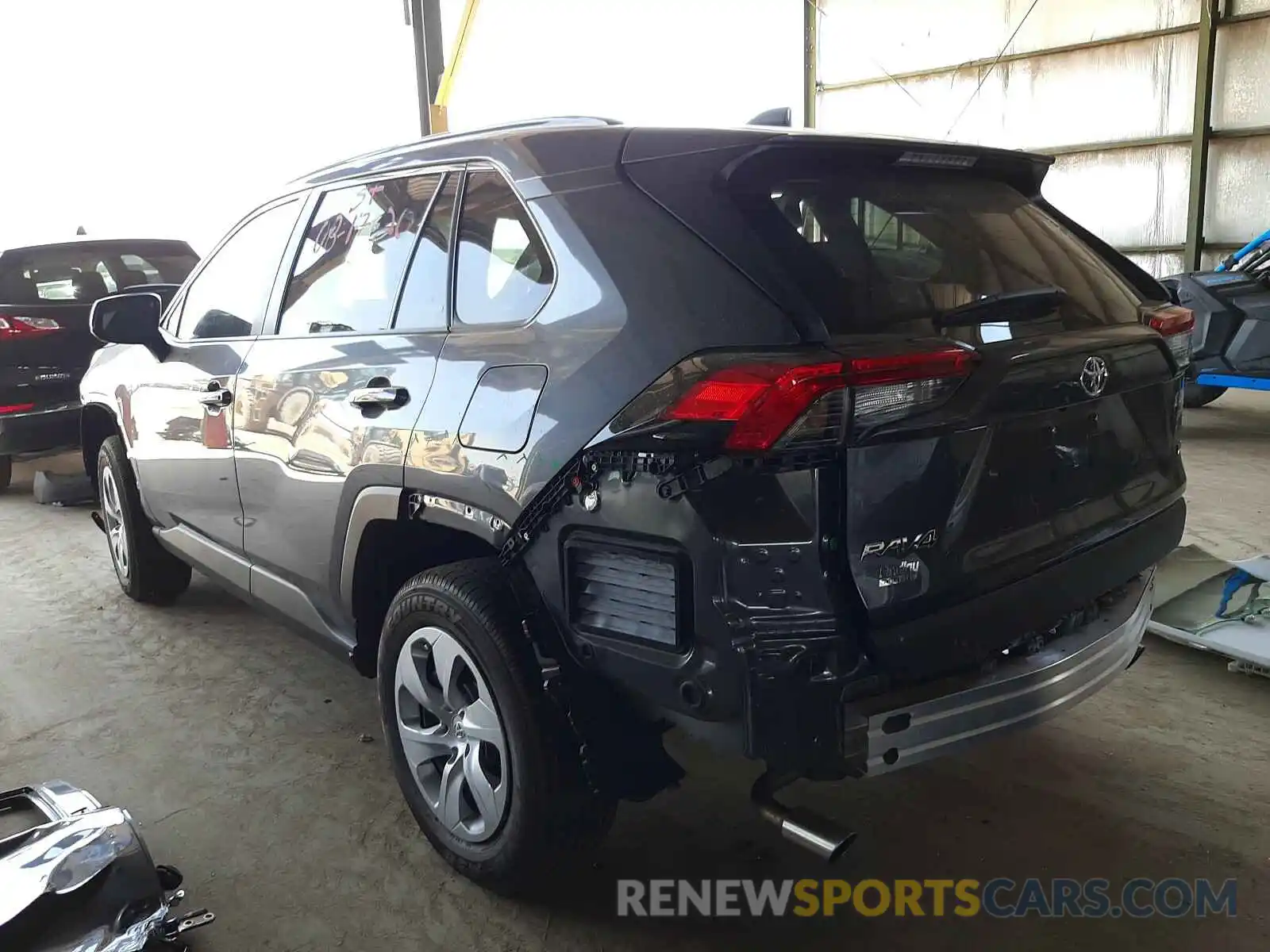 3 Photograph of a damaged car 2T3H1RFV0LW066670 TOYOTA RAV4 2020