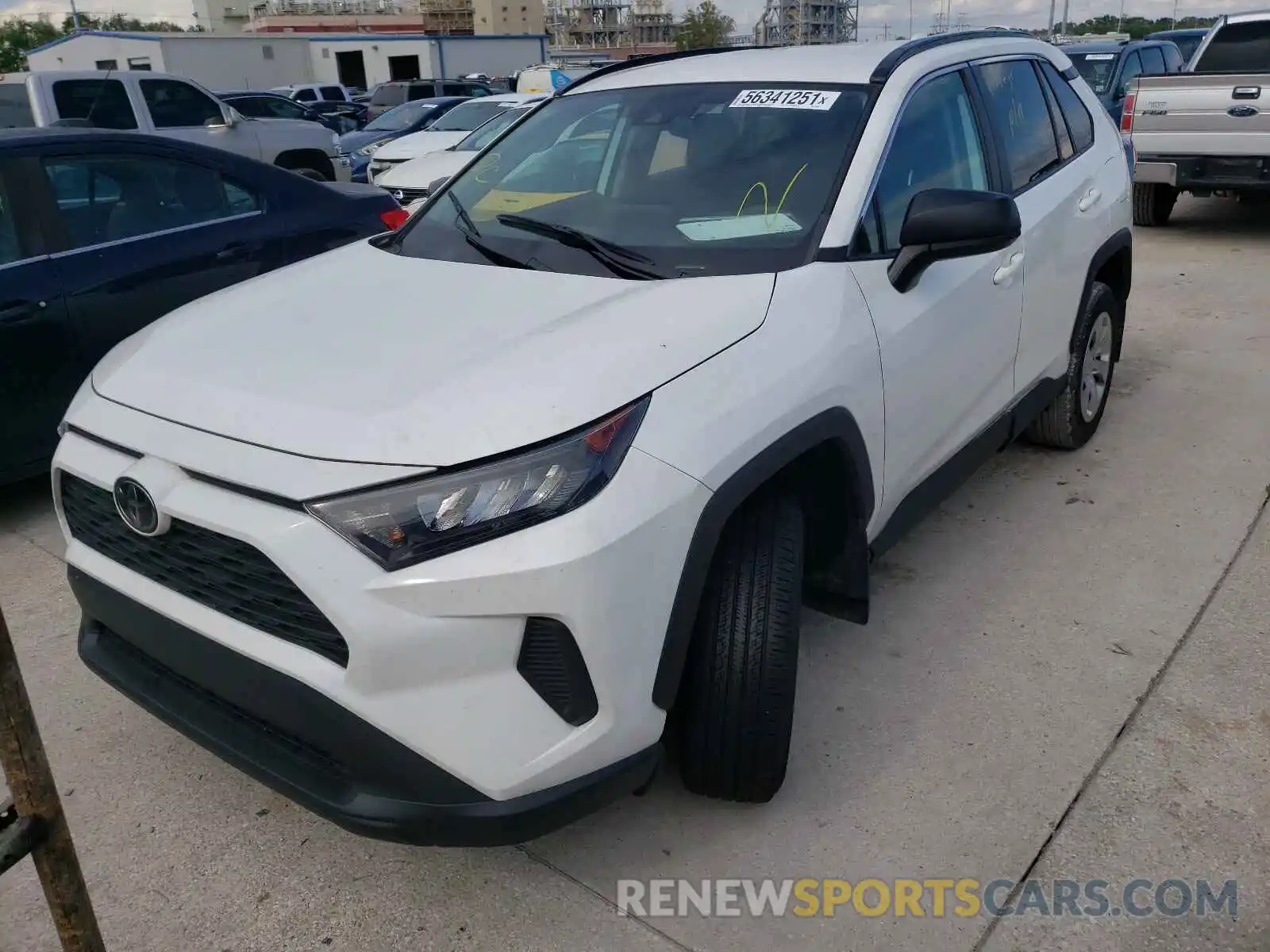 2 Photograph of a damaged car 2T3H1RFV0LW067401 TOYOTA RAV4 2020