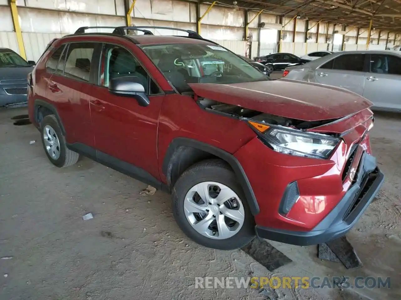 1 Photograph of a damaged car 2T3H1RFV0LW069617 TOYOTA RAV4 2020