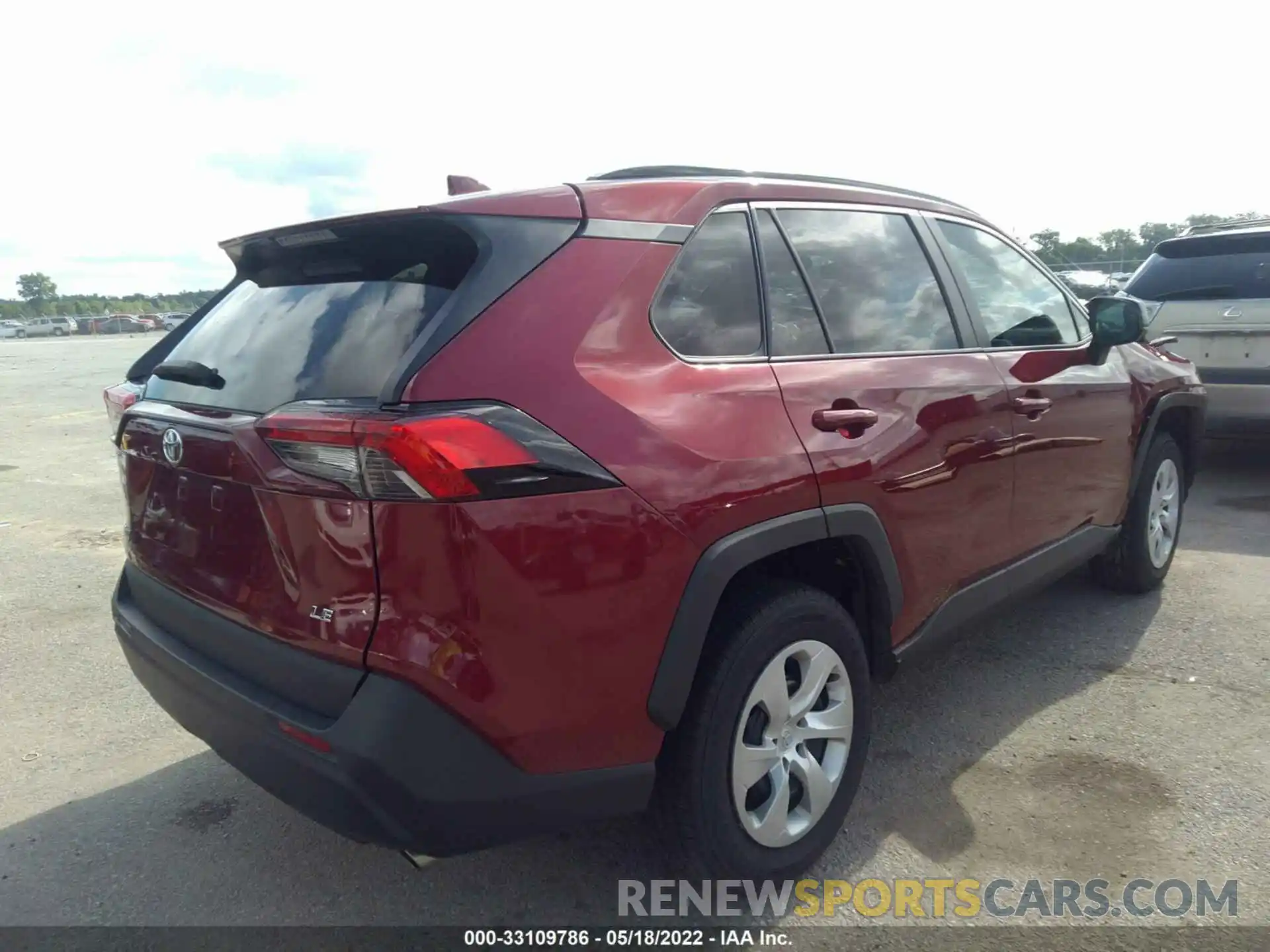 4 Photograph of a damaged car 2T3H1RFV0LW086045 TOYOTA RAV4 2020