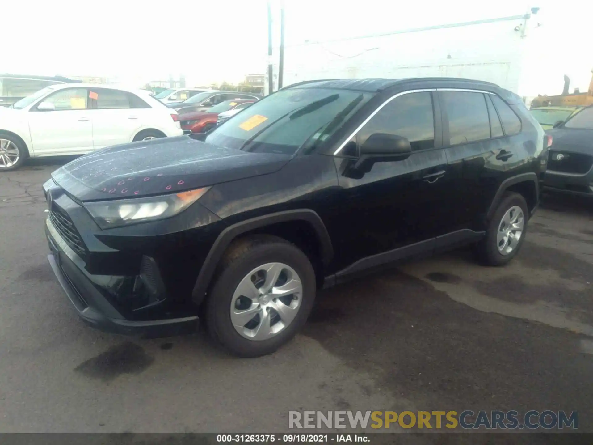 2 Photograph of a damaged car 2T3H1RFV0LW086692 TOYOTA RAV4 2020