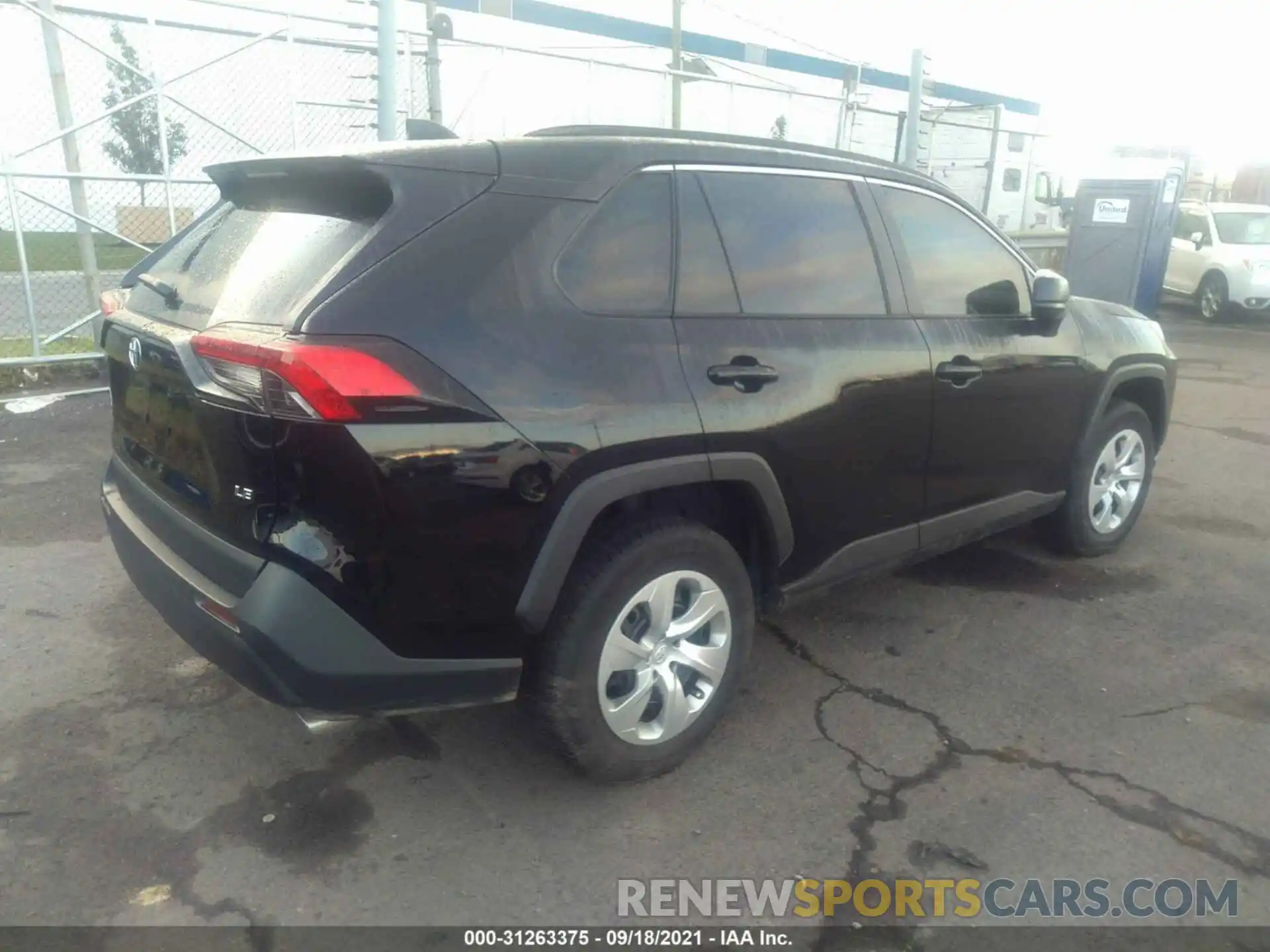 4 Photograph of a damaged car 2T3H1RFV0LW086692 TOYOTA RAV4 2020